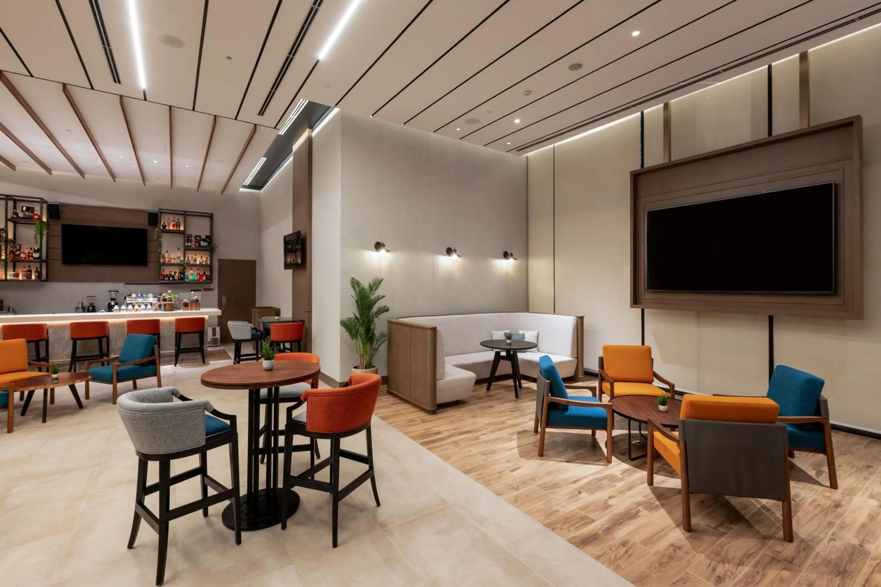 Lounge or bar in DoubleTree by Hilton Vientiane