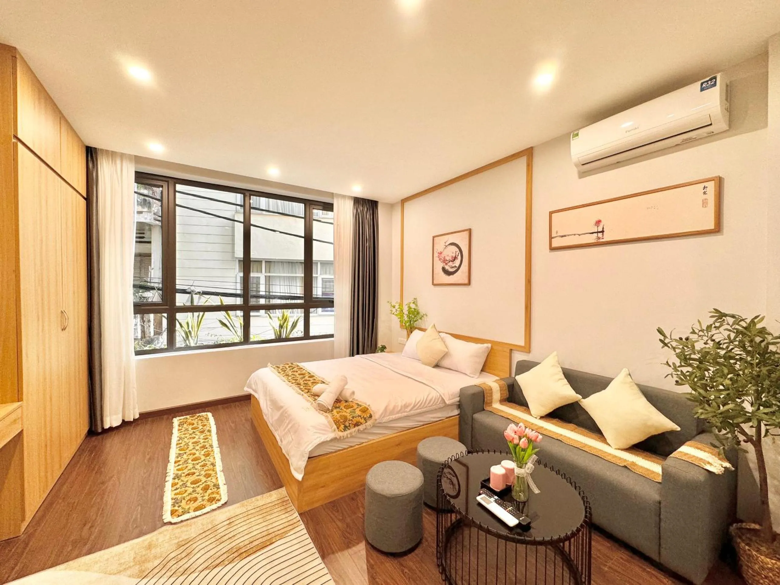 Bed in The Little Home - Đào Tấn - Cozy home - Bathtub - Comfy