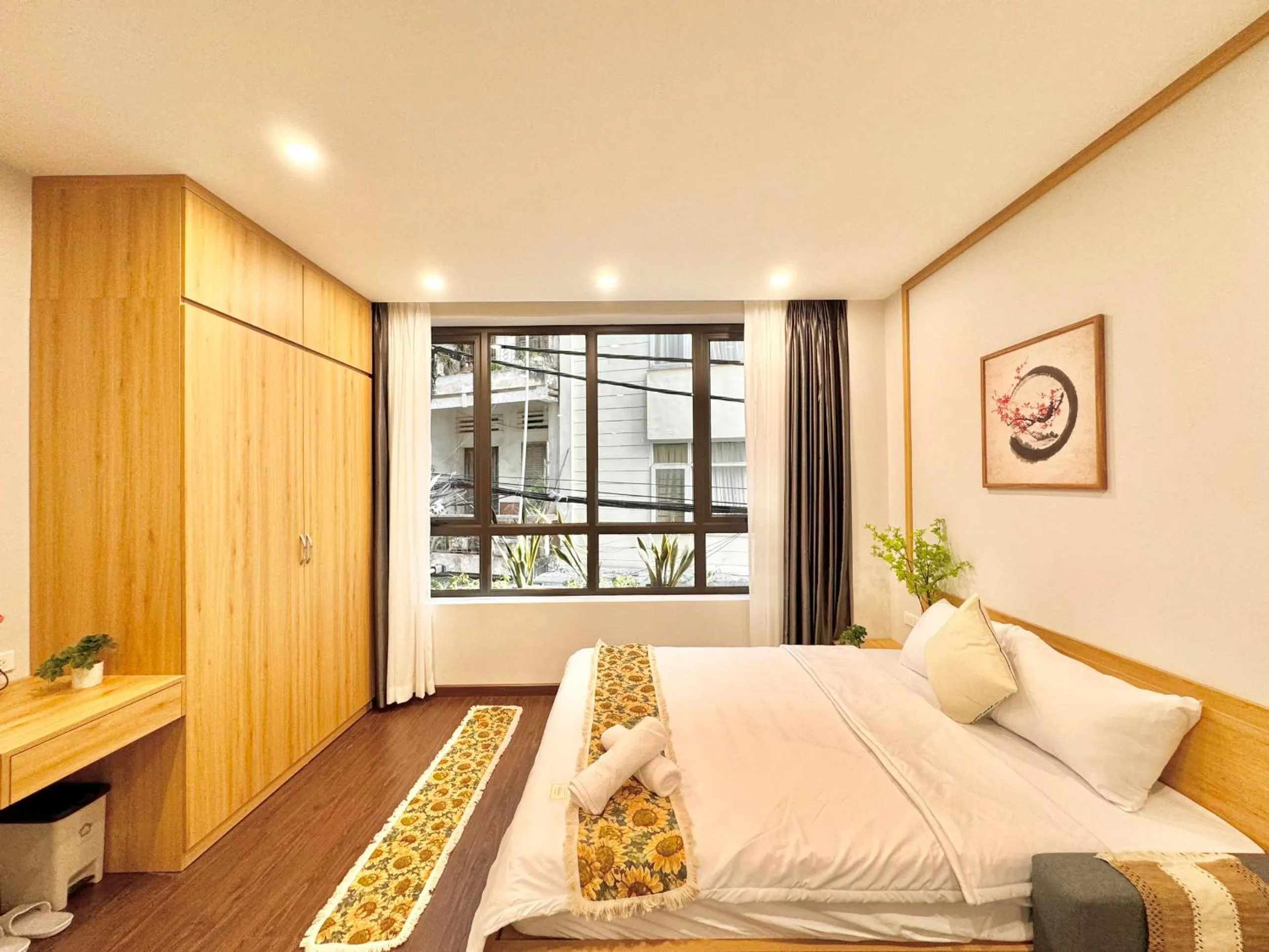 Bed in The Little Home - Đào Tấn - Cozy home - Bathtub - Comfy