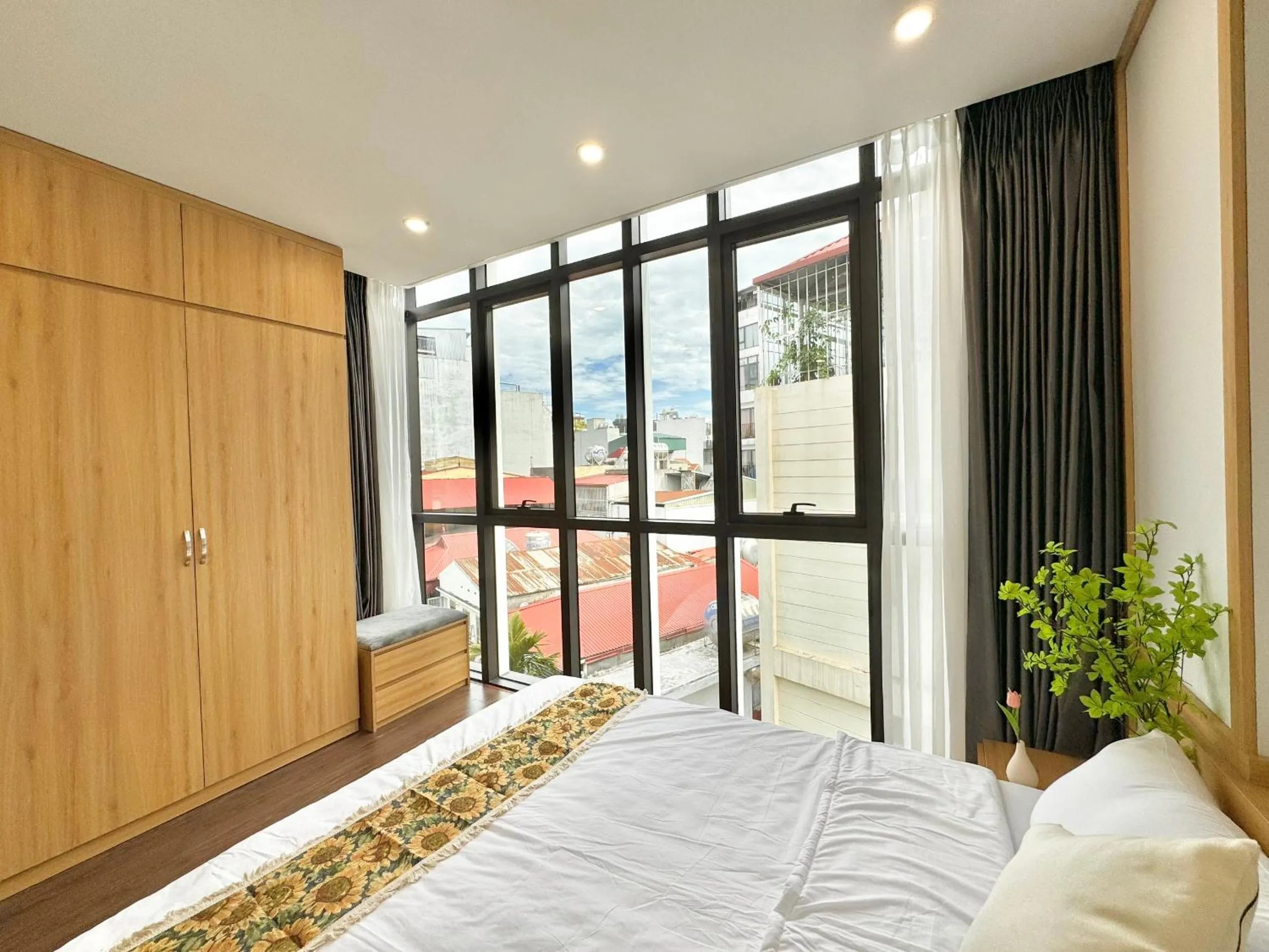 Bed in The Little Home - Đào Tấn - Cozy home - Bathtub - Comfy