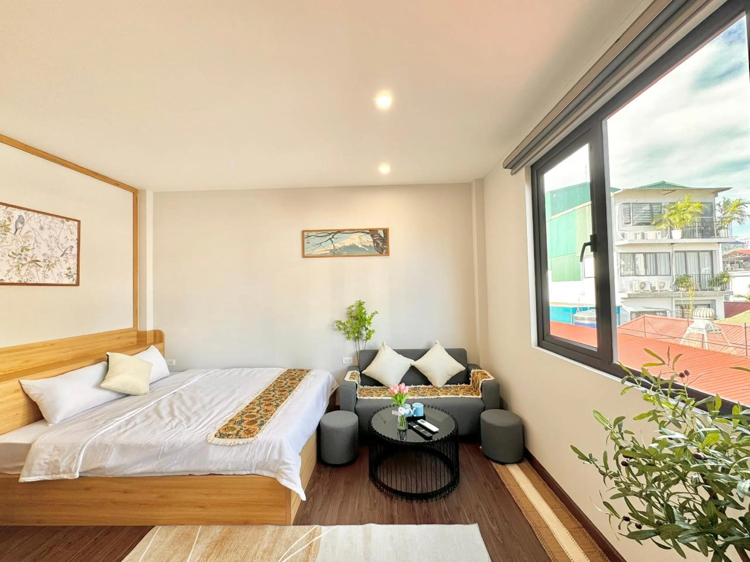 Bed in The Little Home - Đào Tấn - Cozy home - Bathtub - Comfy