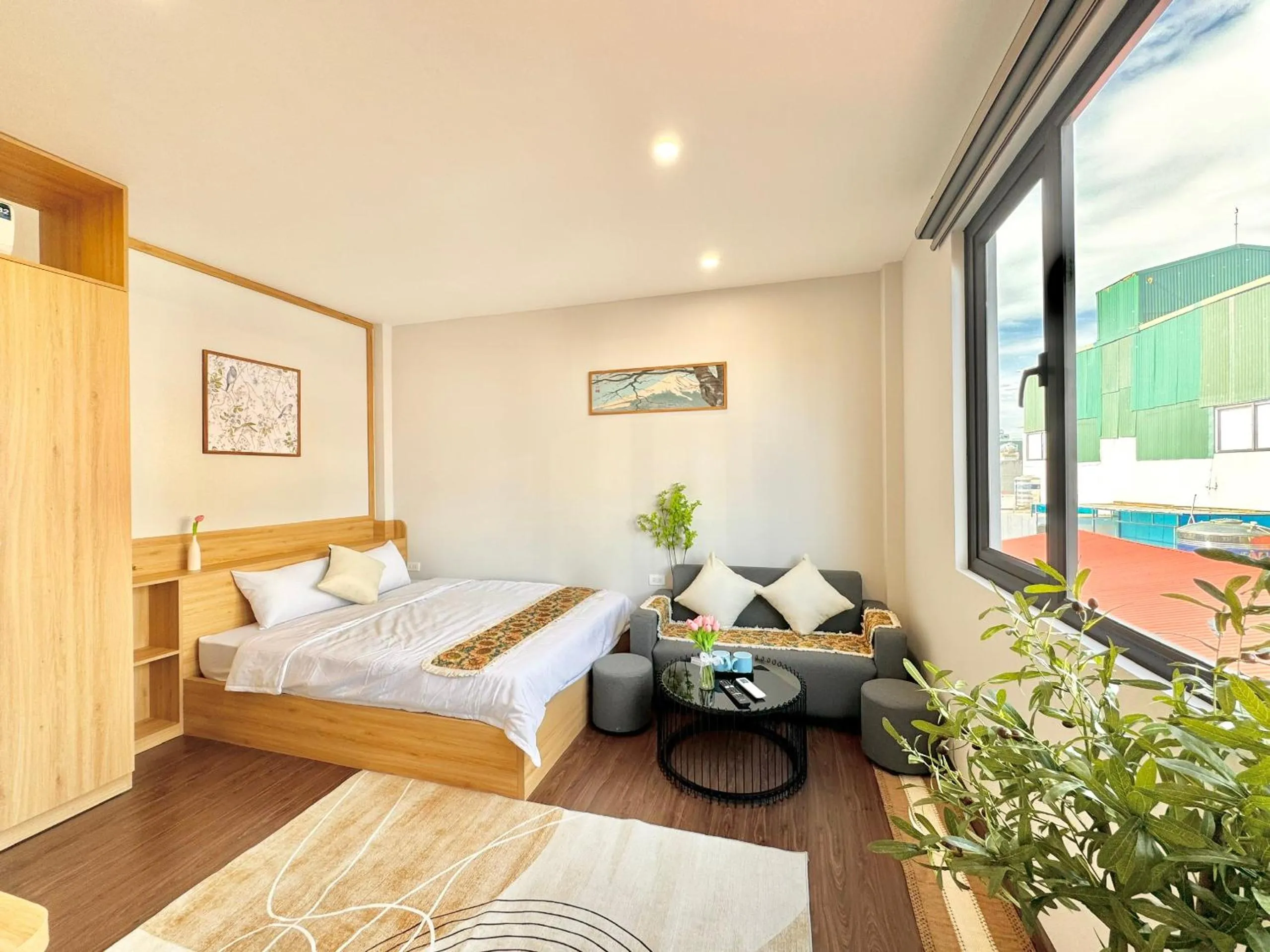 Bed in The Little Home - Đào Tấn - Cozy home - Bathtub - Comfy