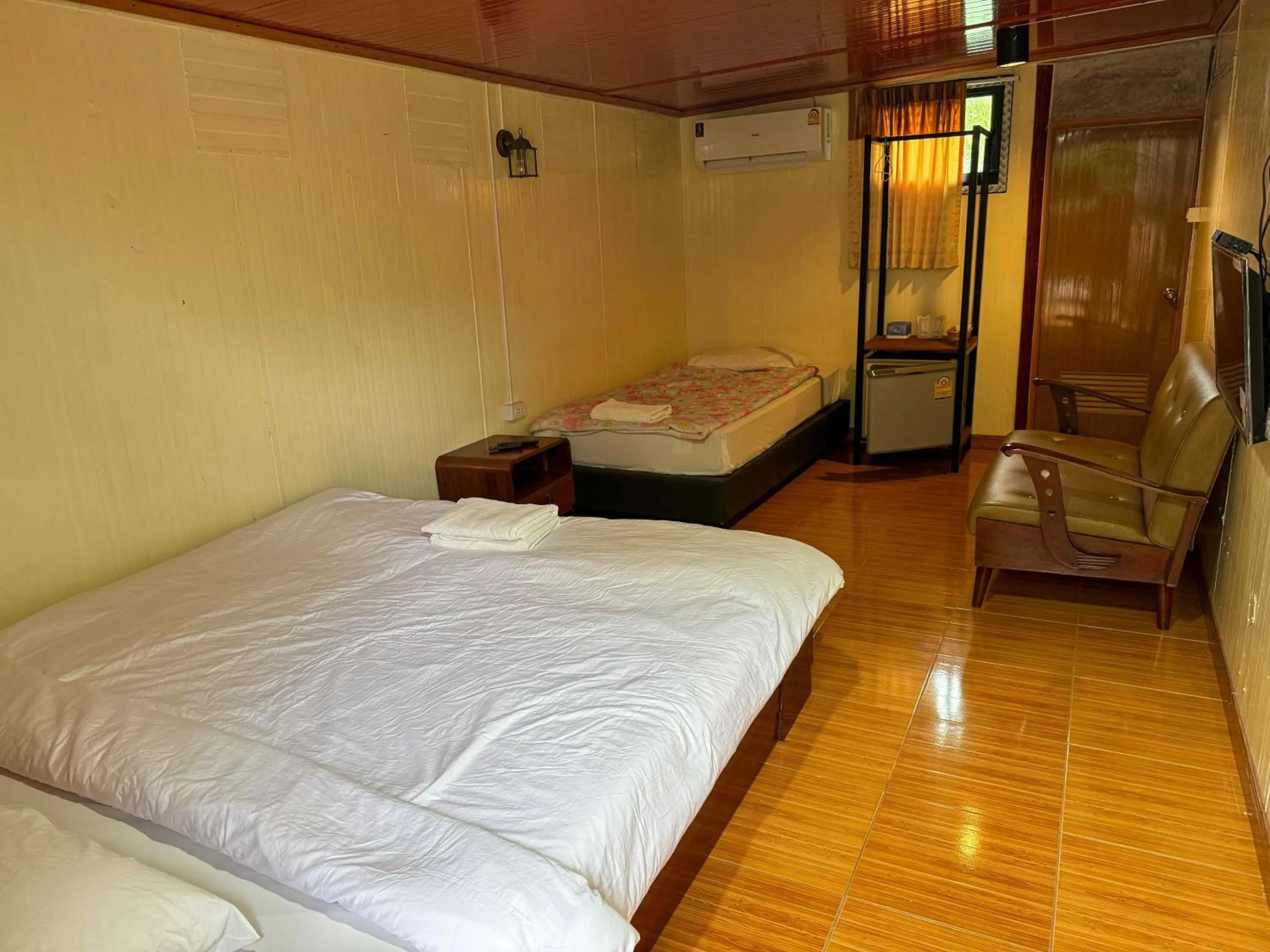 Bedroom, Bed in Suree Garden Resort & Karaoke