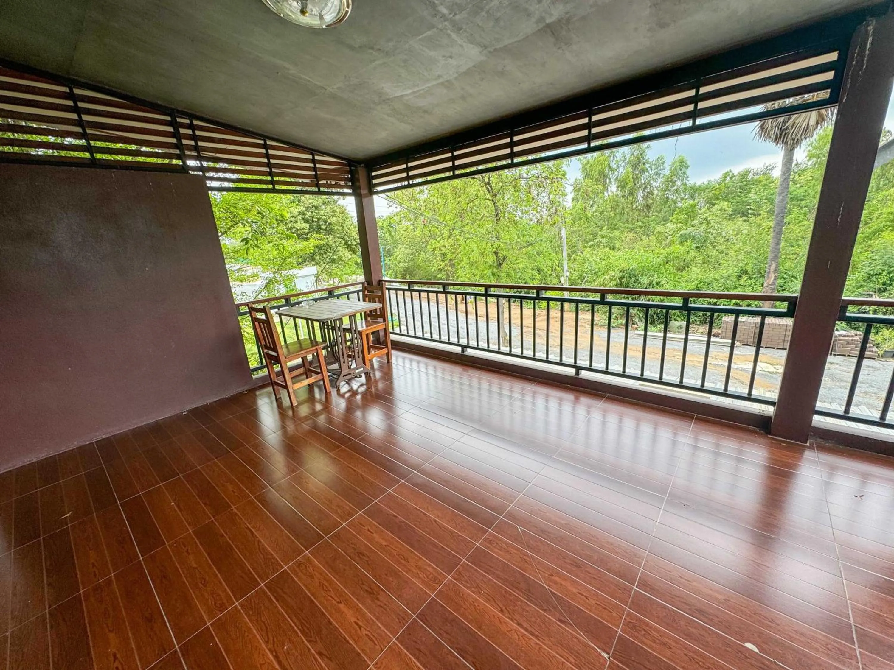 Facade/entrance in Suree Garden Resort & Karaoke