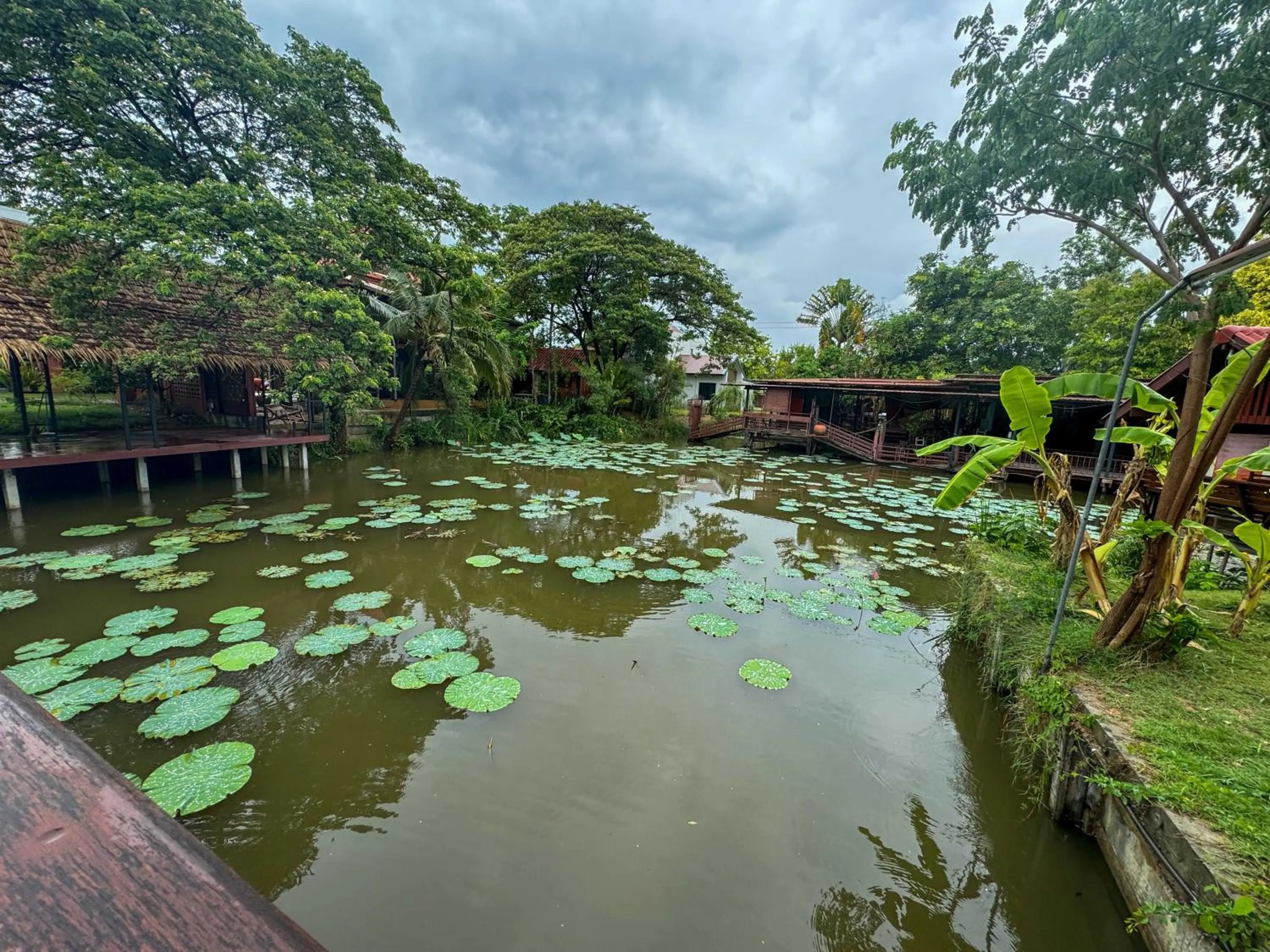 Facade/entrance in Suree Garden Resort & Karaoke