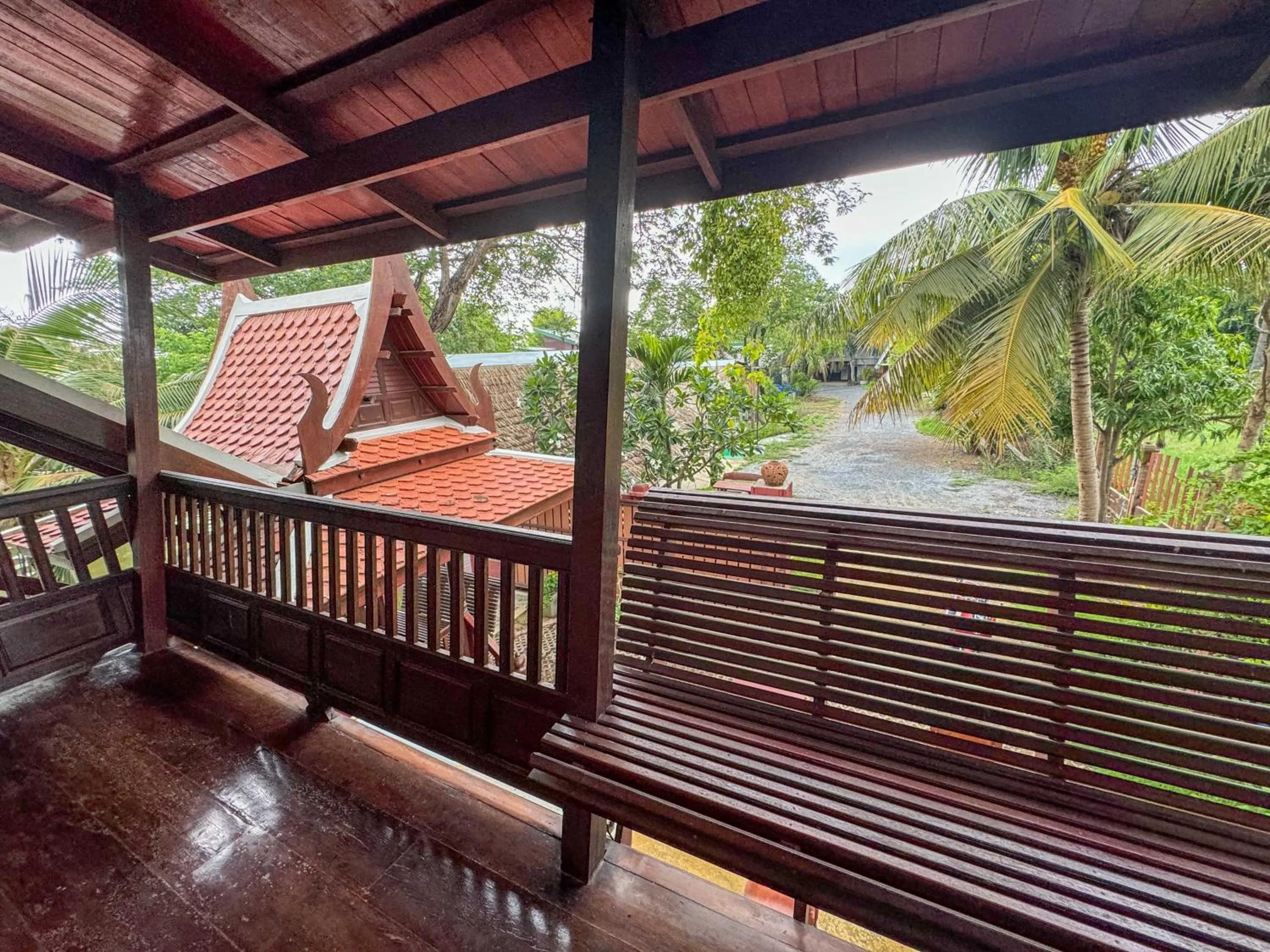 Facade/entrance in Suree Garden Resort & Karaoke