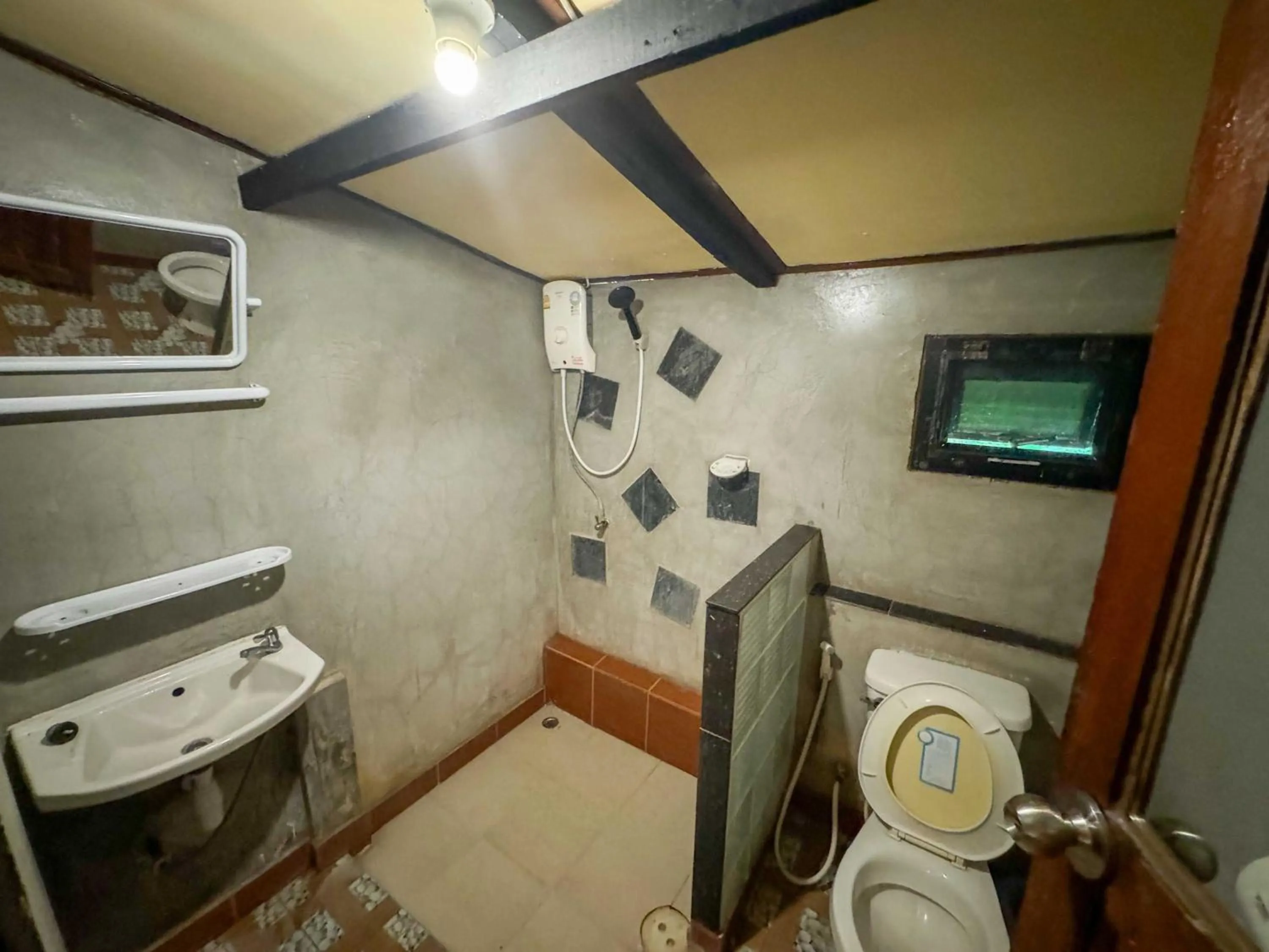 Bathroom in Suree Garden Resort & Karaoke