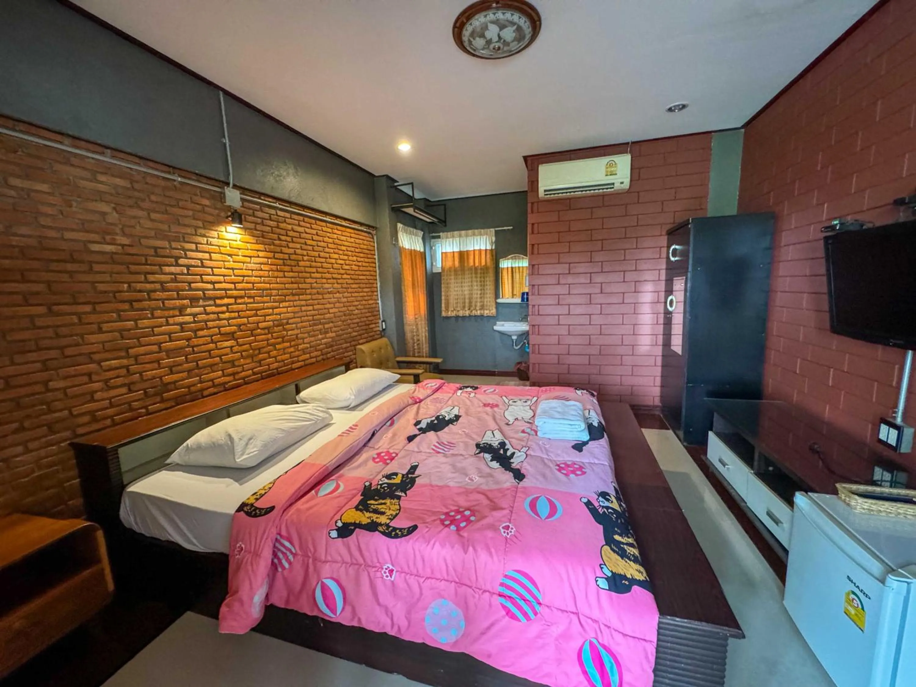 Bedroom, Bed in Suree Garden Resort & Karaoke