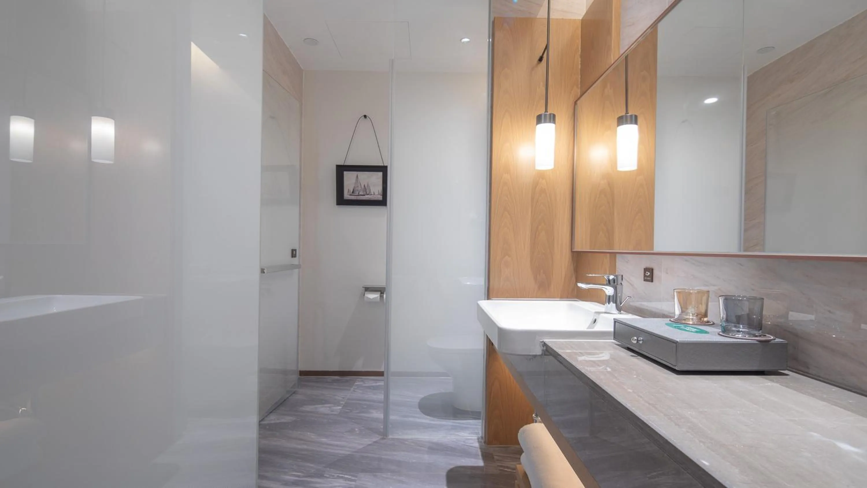 Photo of the whole room in Holiday Inn Ningbo Xiangshan Damu Bay by IHG