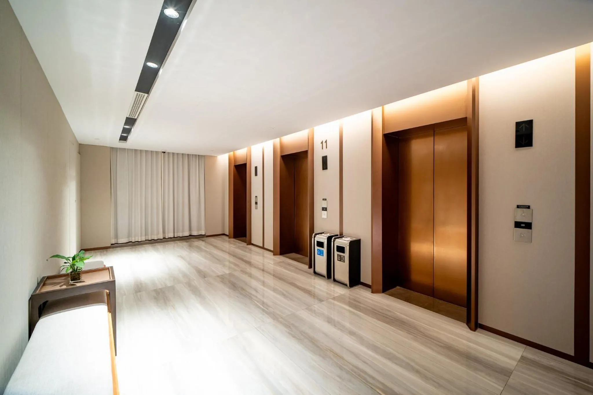 Lobby or reception in Holiday Inn Ningbo Xiangshan Damu Bay by IHG