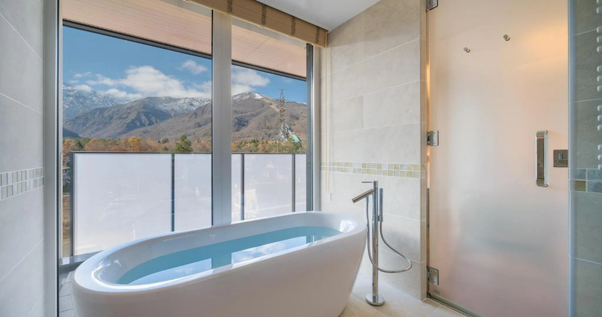 Bathroom in HOTEL LA VIGNE HAKUBA by Onko Chishin