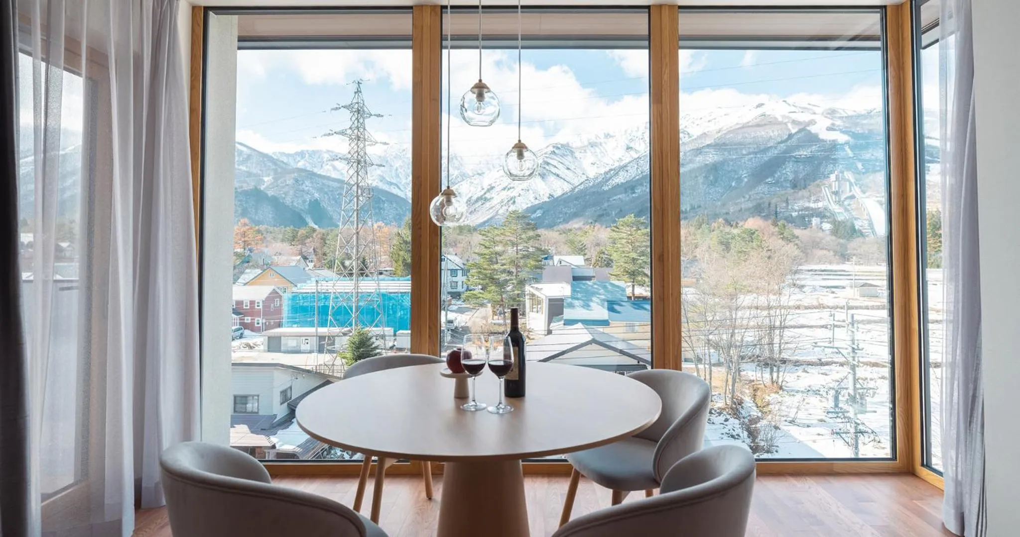 Winter in HOTEL LA VIGNE HAKUBA by Onko Chishin