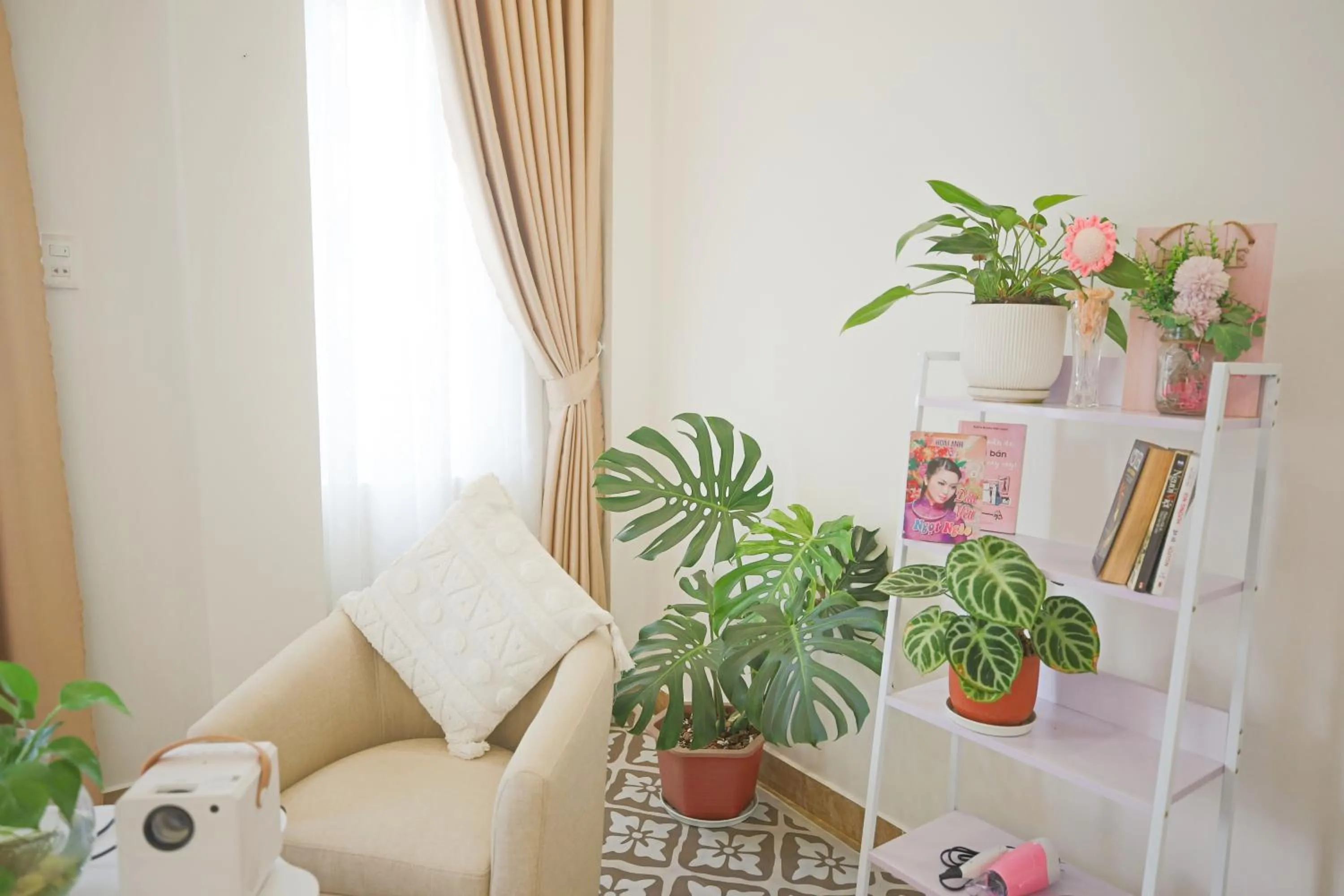 Decorative detail in Huong Anh DaLat Palace