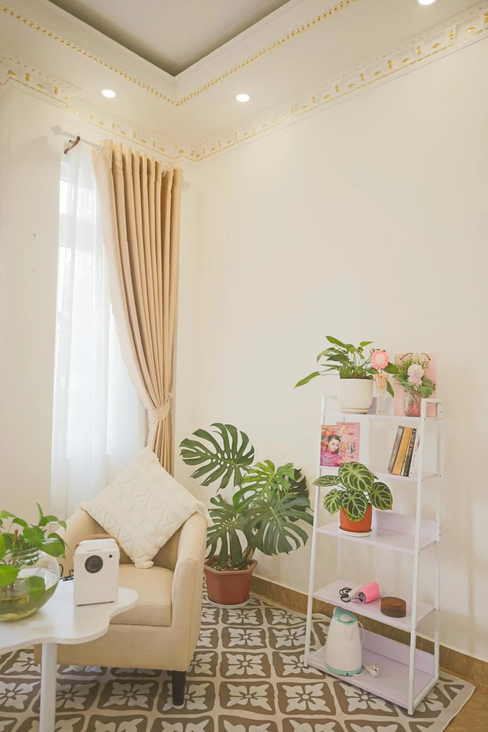 Seating area in Huong Anh DaLat Palace