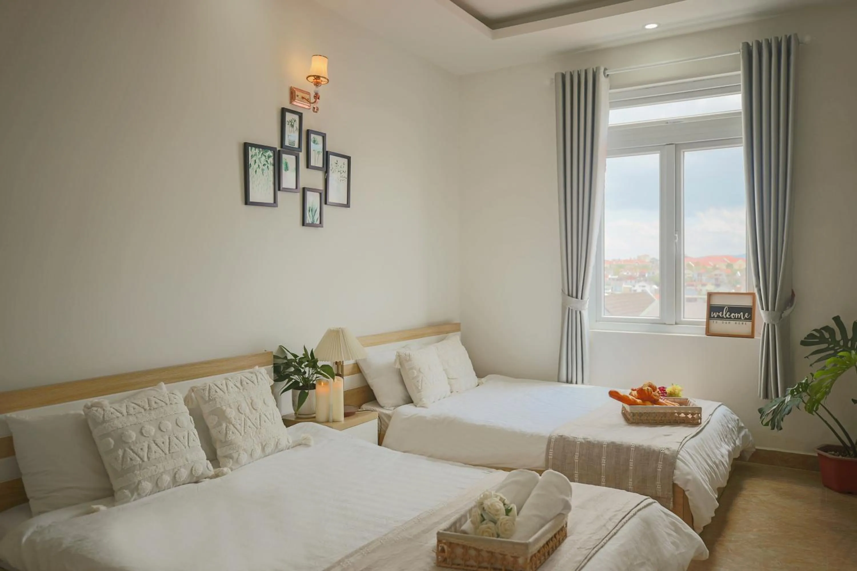 Bed in Huong Anh DaLat Palace