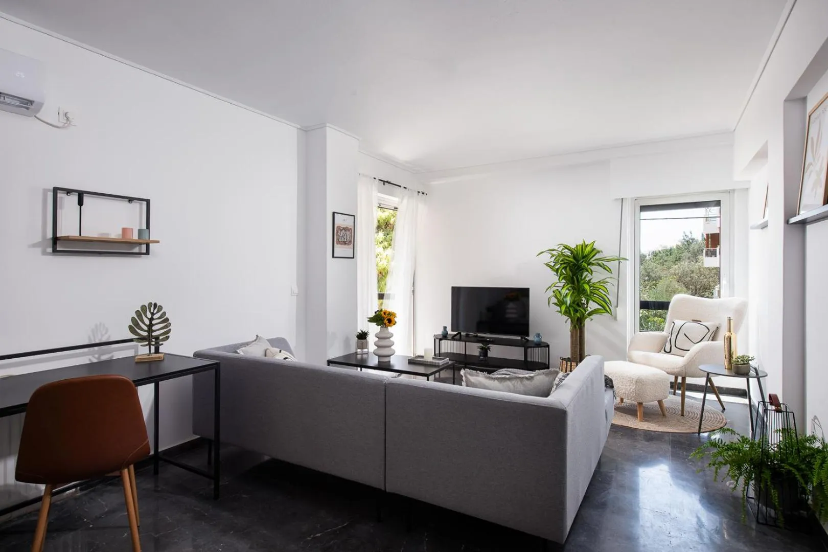 TV and multimedia in Glyfada First Class Suite by First Class Properties