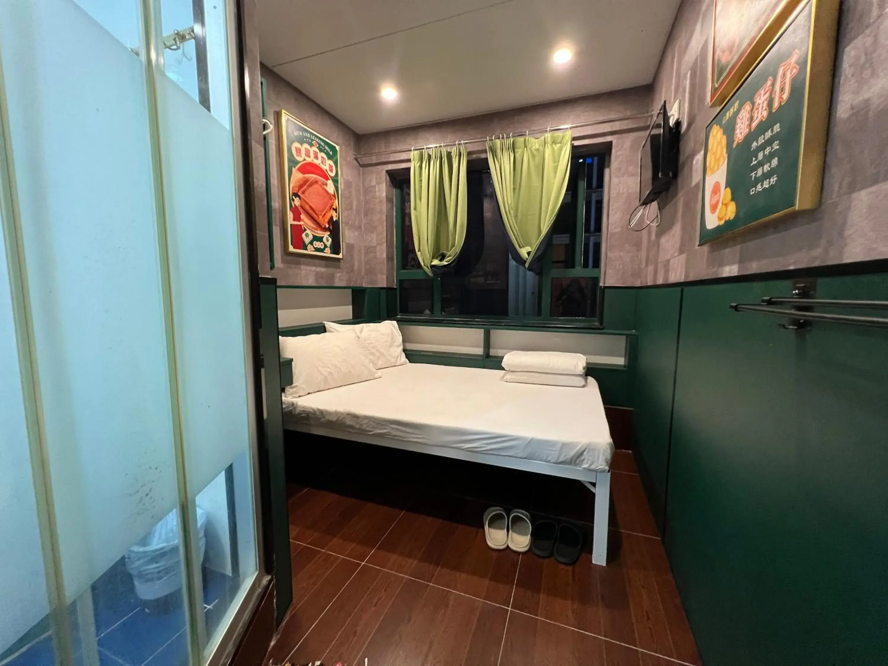 Double Room with Private Bathroom in Venetian Hostel Double Room with Private Bathroom in Venetian Hostel