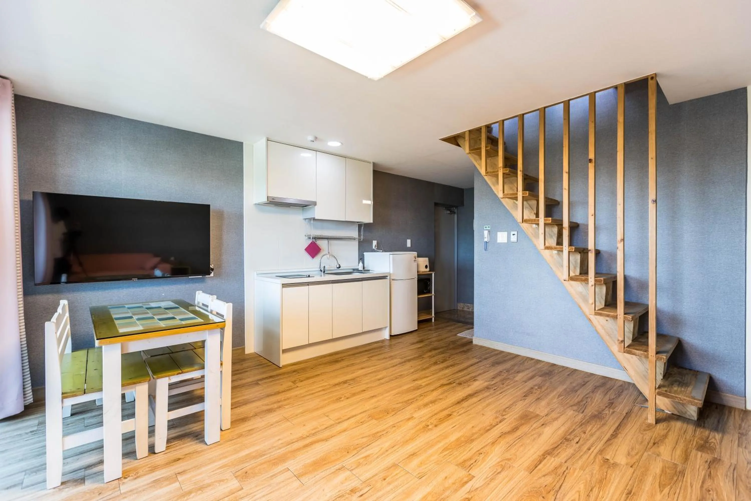 Dining area in Jeju Pine Beach Pension