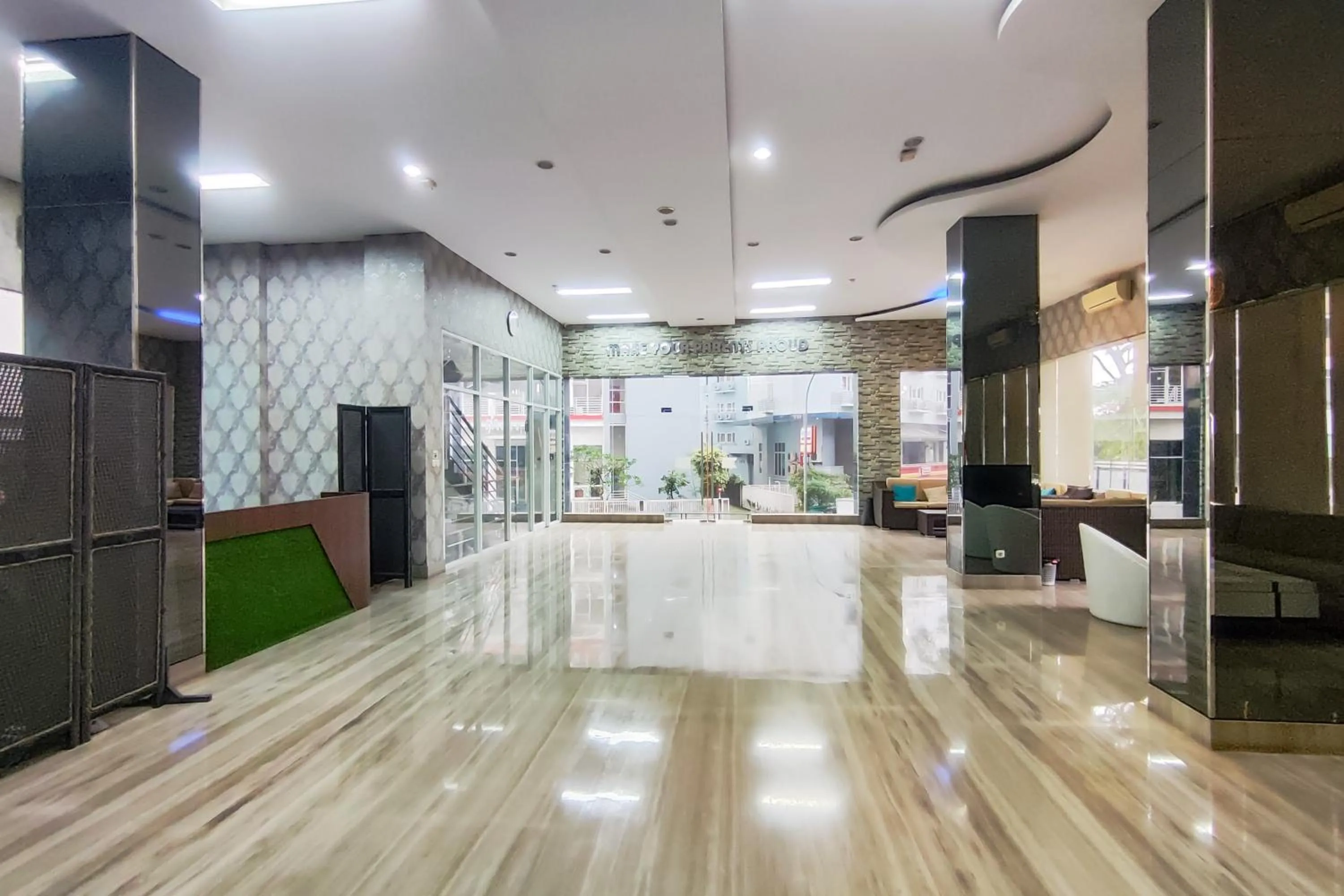 Lobby or reception in RedDoorz Plus Near ICE BSD Minerva