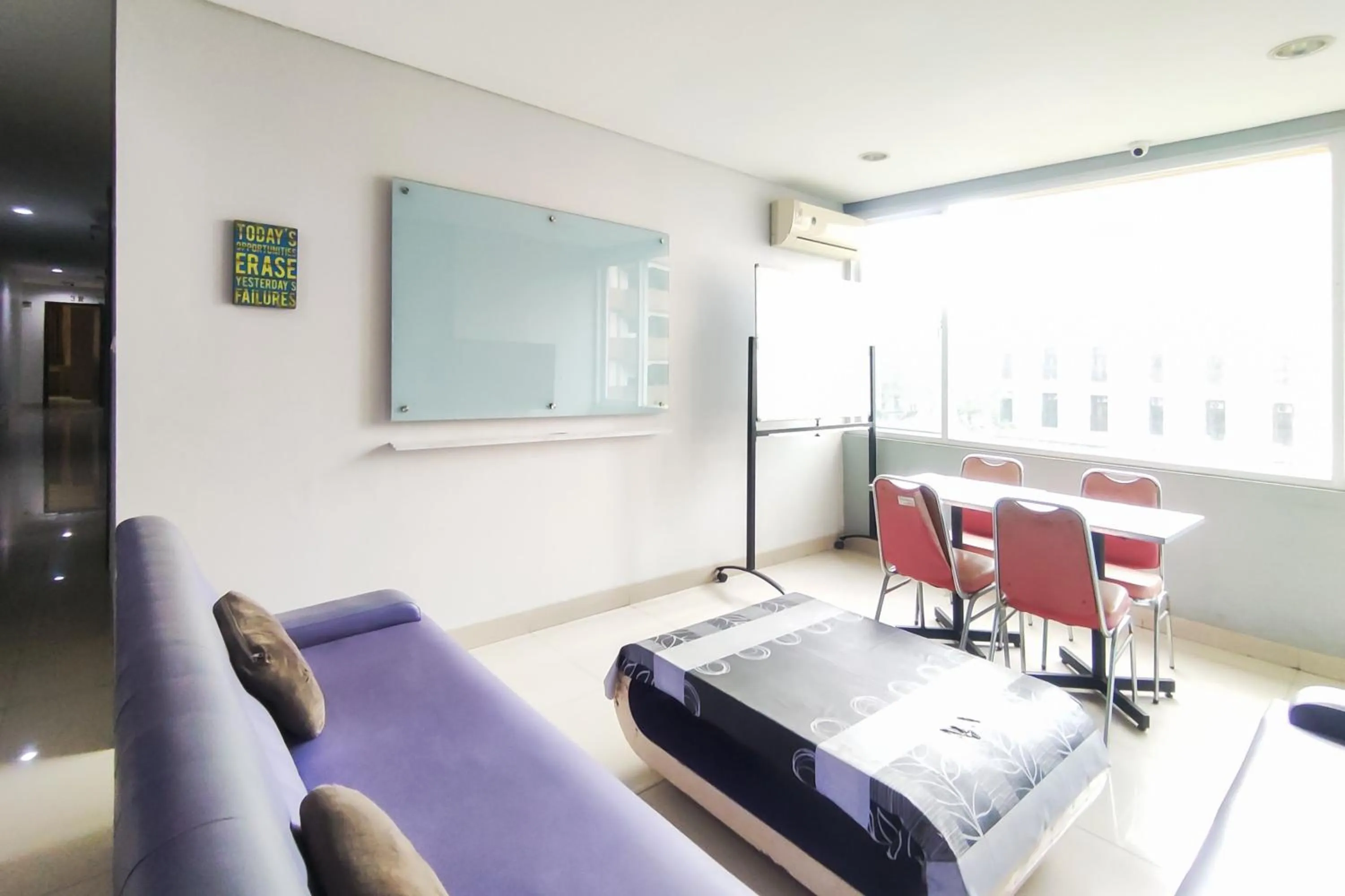 Lobby or reception in RedDoorz Plus Near ICE BSD Minerva