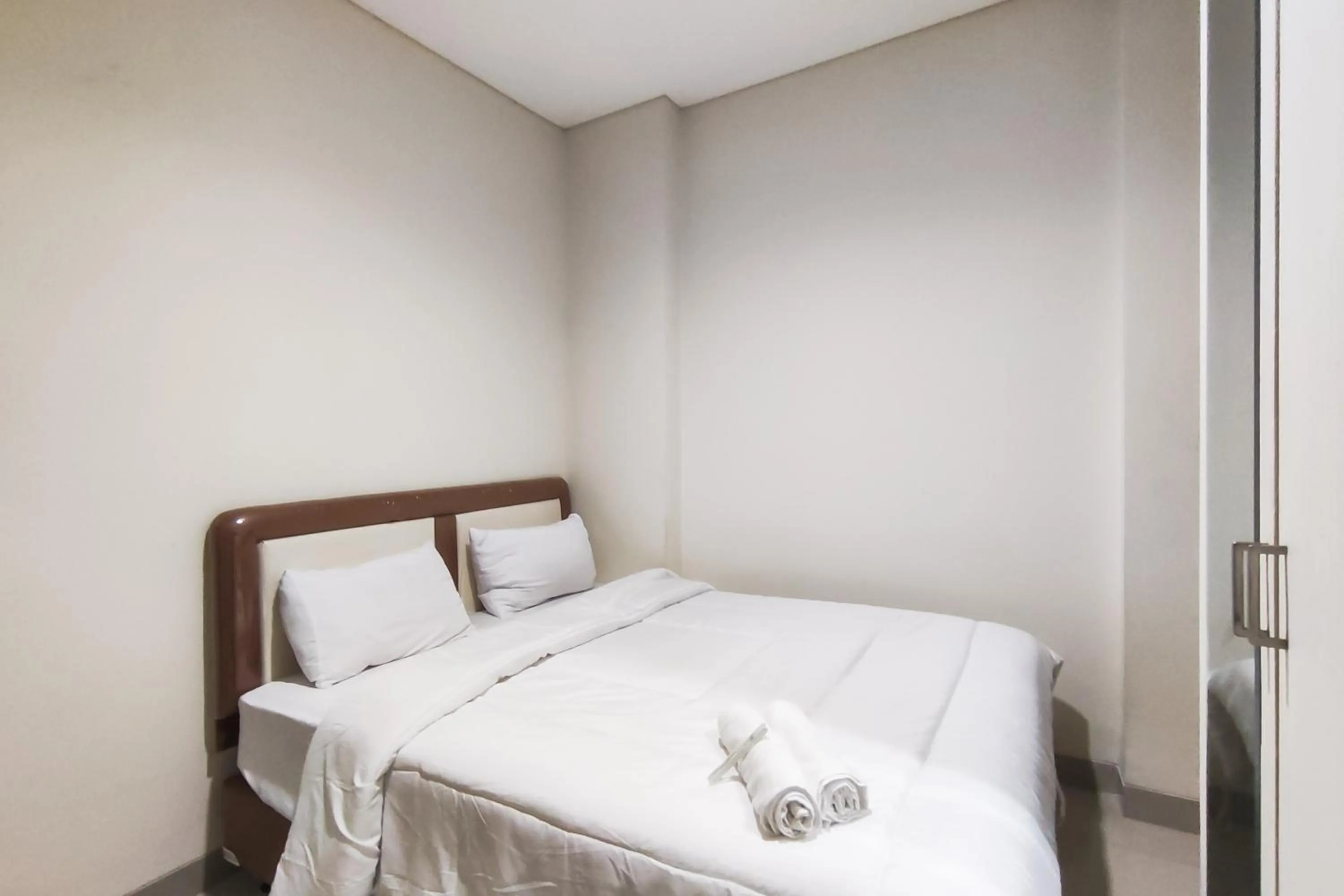 Bedroom, Bed in RedDoorz Plus Near ICE BSD Minerva