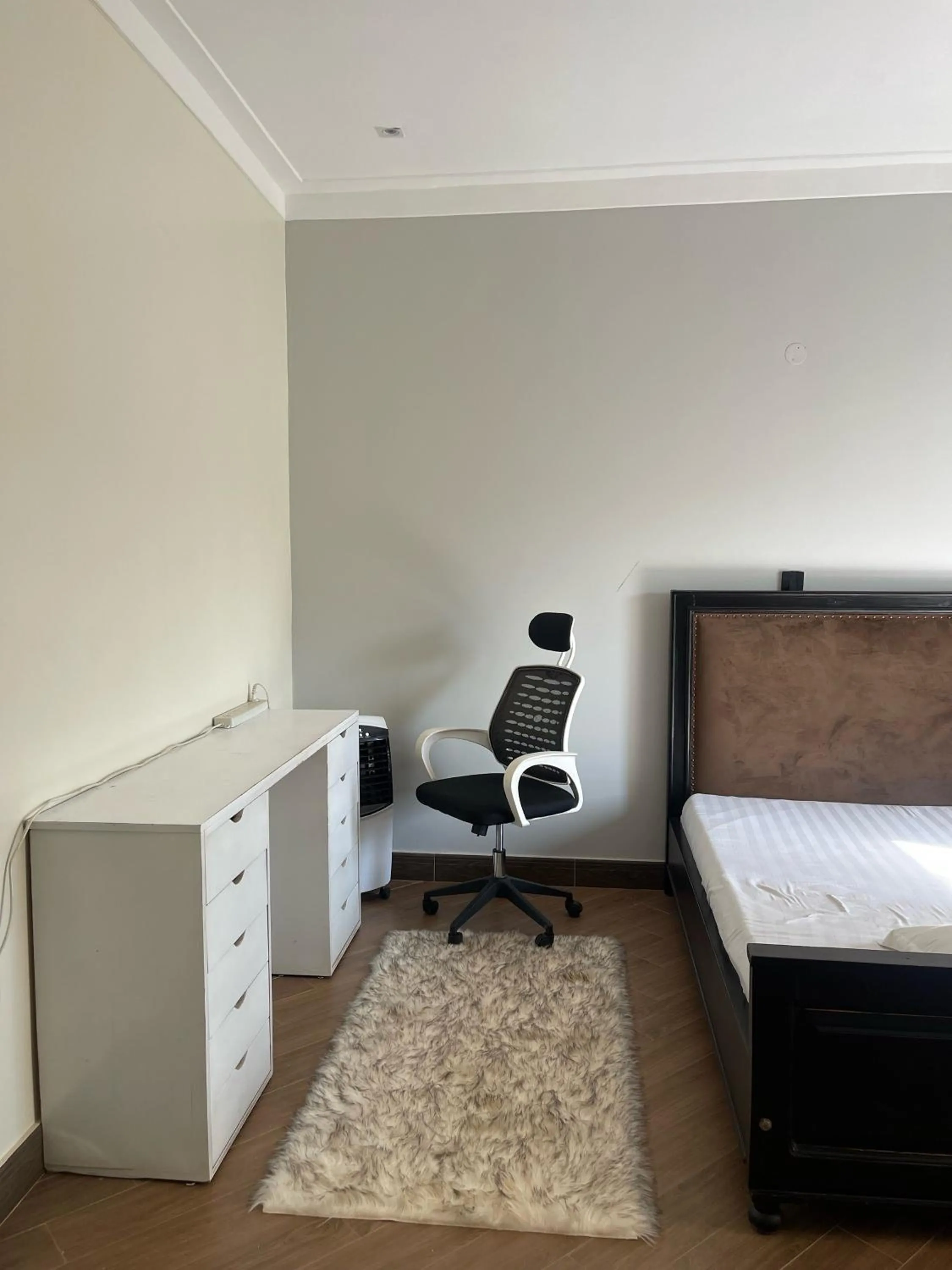 Bed in Cozy Kampala Apartment with Great Views