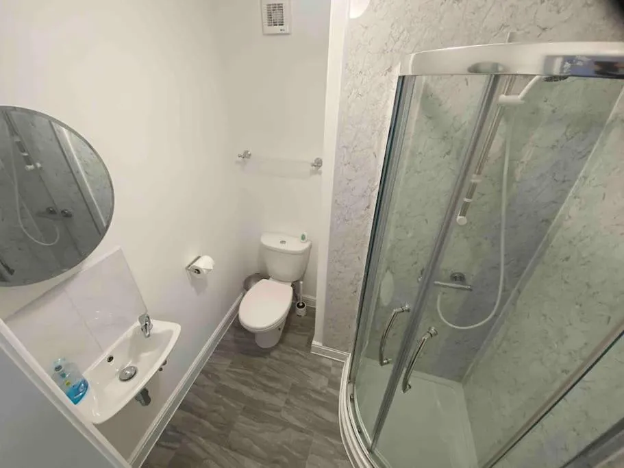 Shower in Ivy Mount Boutique