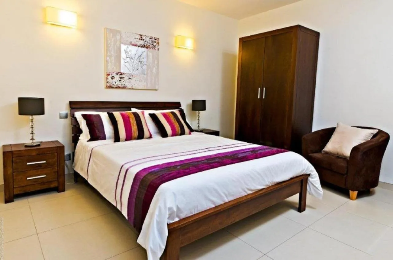 Bed in Olana Blue - Beachfront apartment