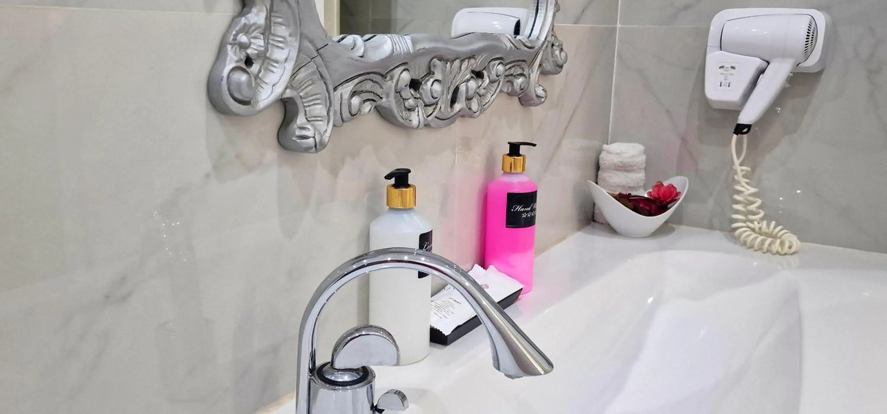 Bathroom in Sliema Central Iprime Suites Malta