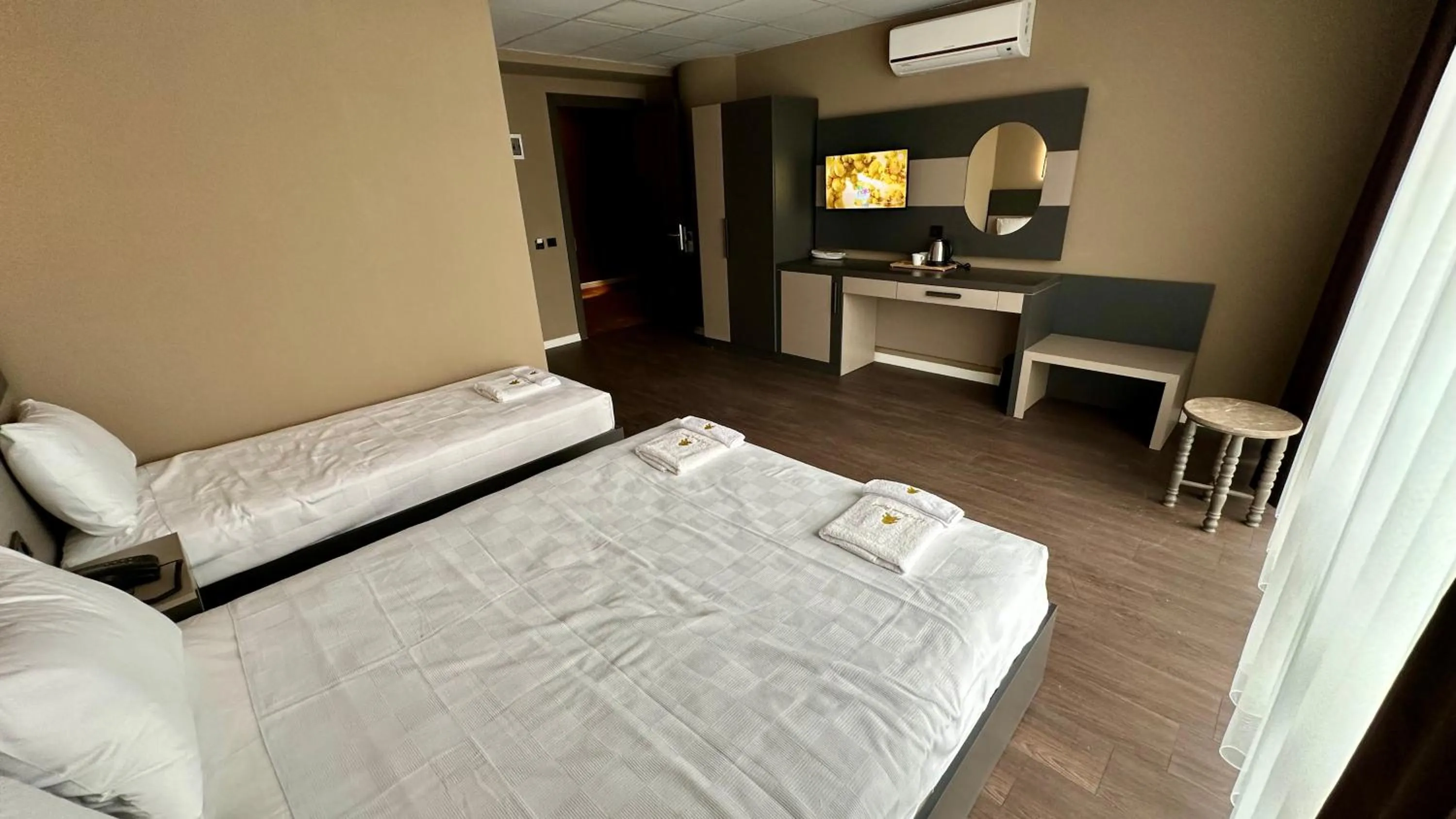 Bed in Esse Joven Hotel