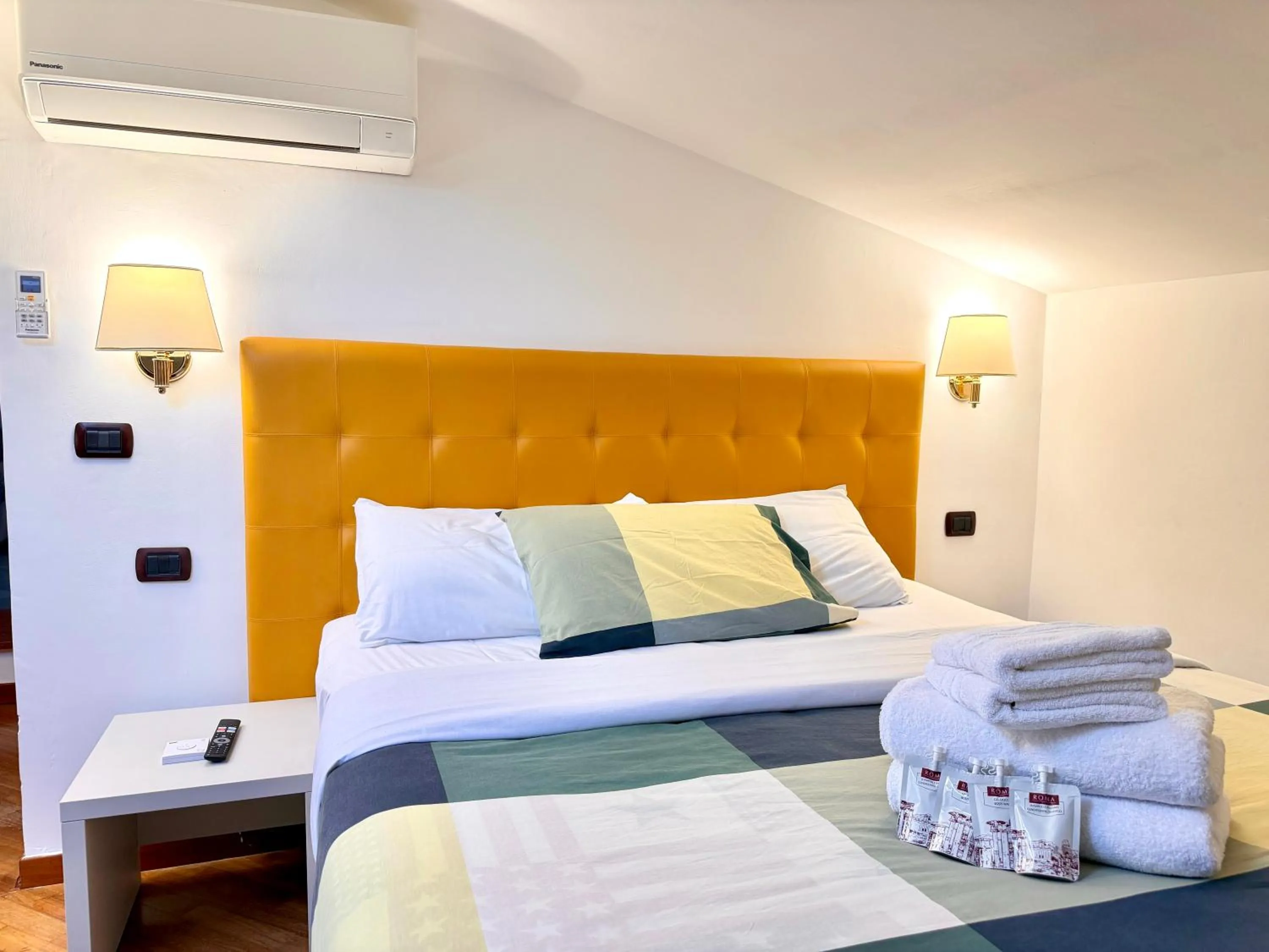 Double or Twin Room with Private Bathroom in Attic Garden