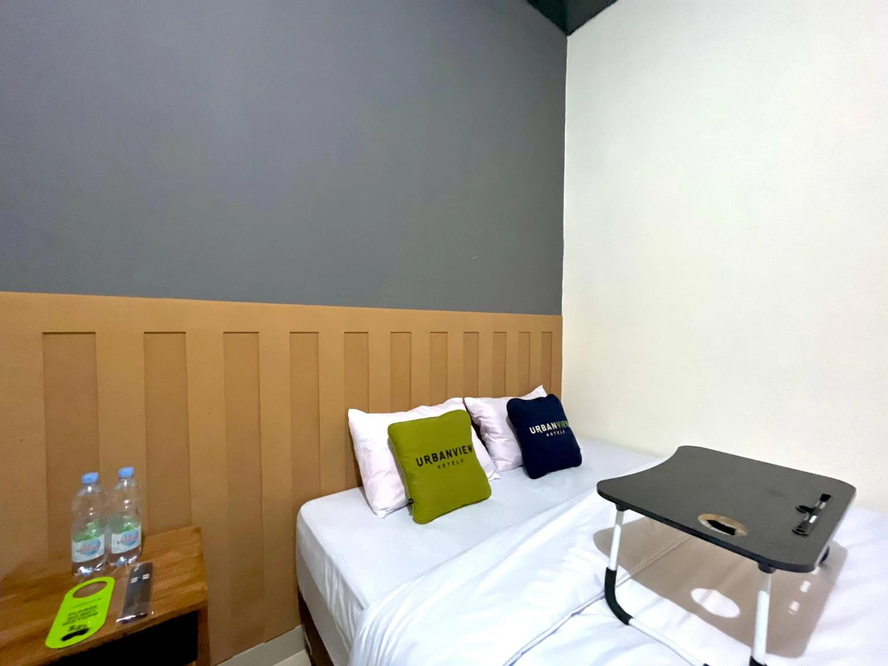 Bedroom, Bed in Urbanview De Path House Syariah Boyolali