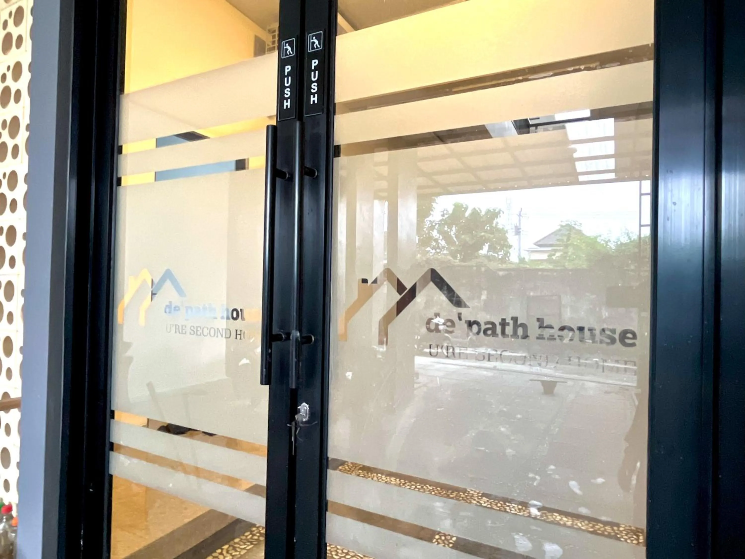 Facade/entrance in Urbanview De Path House Syariah Boyolali