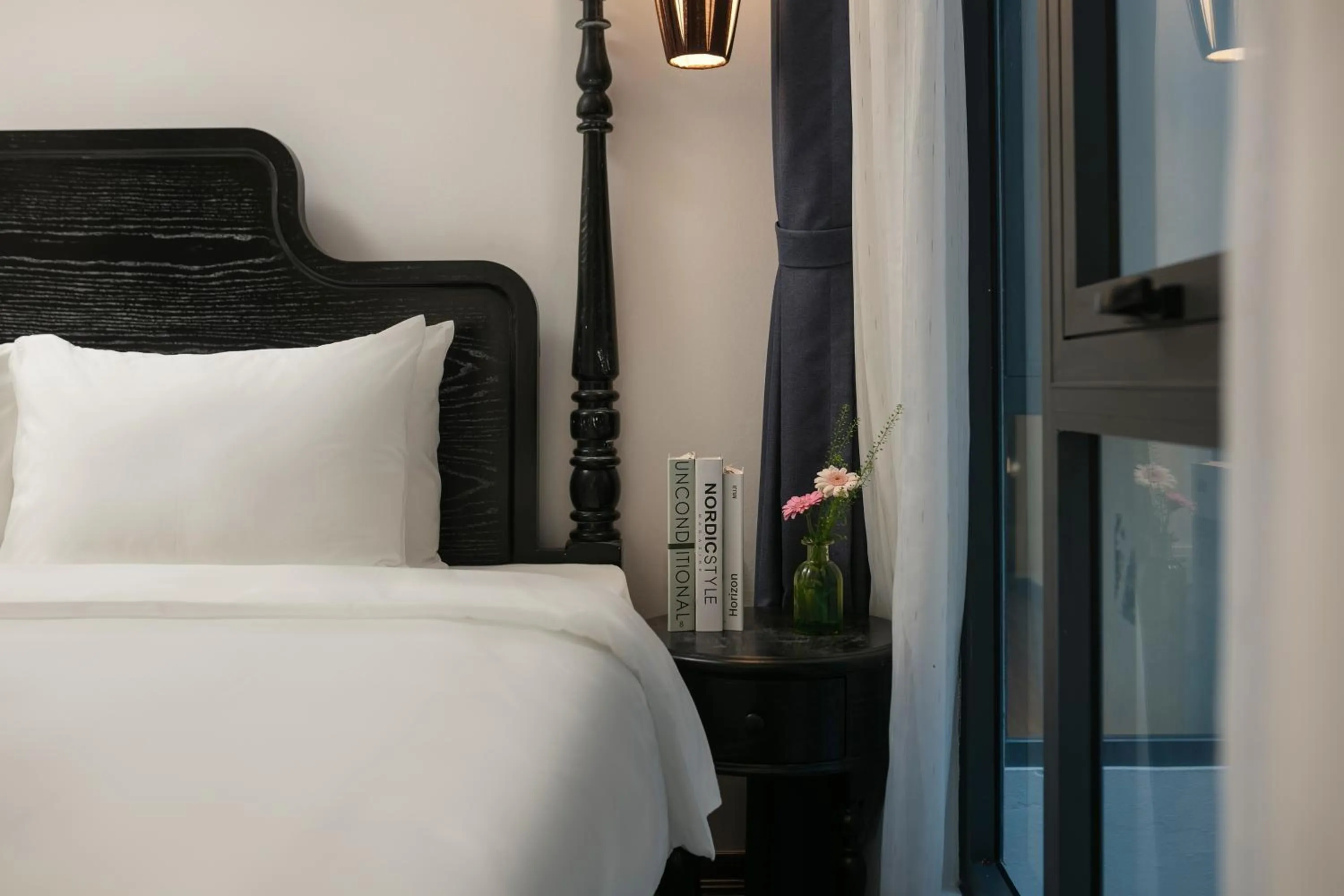 Shower, Bed in Hanoi Le Chateau Hotel & Spa