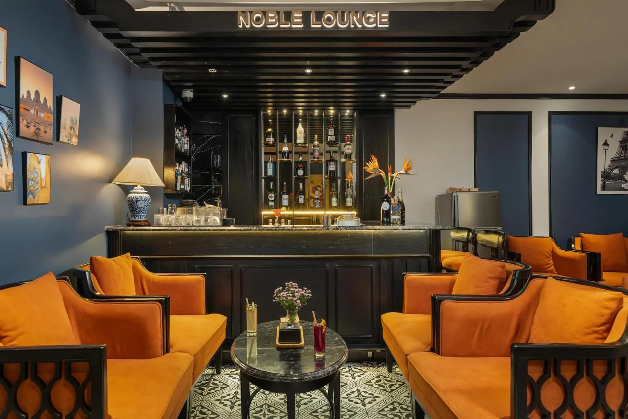 Lounge or bar in Hanoi Le Chateau Hotel & Spa