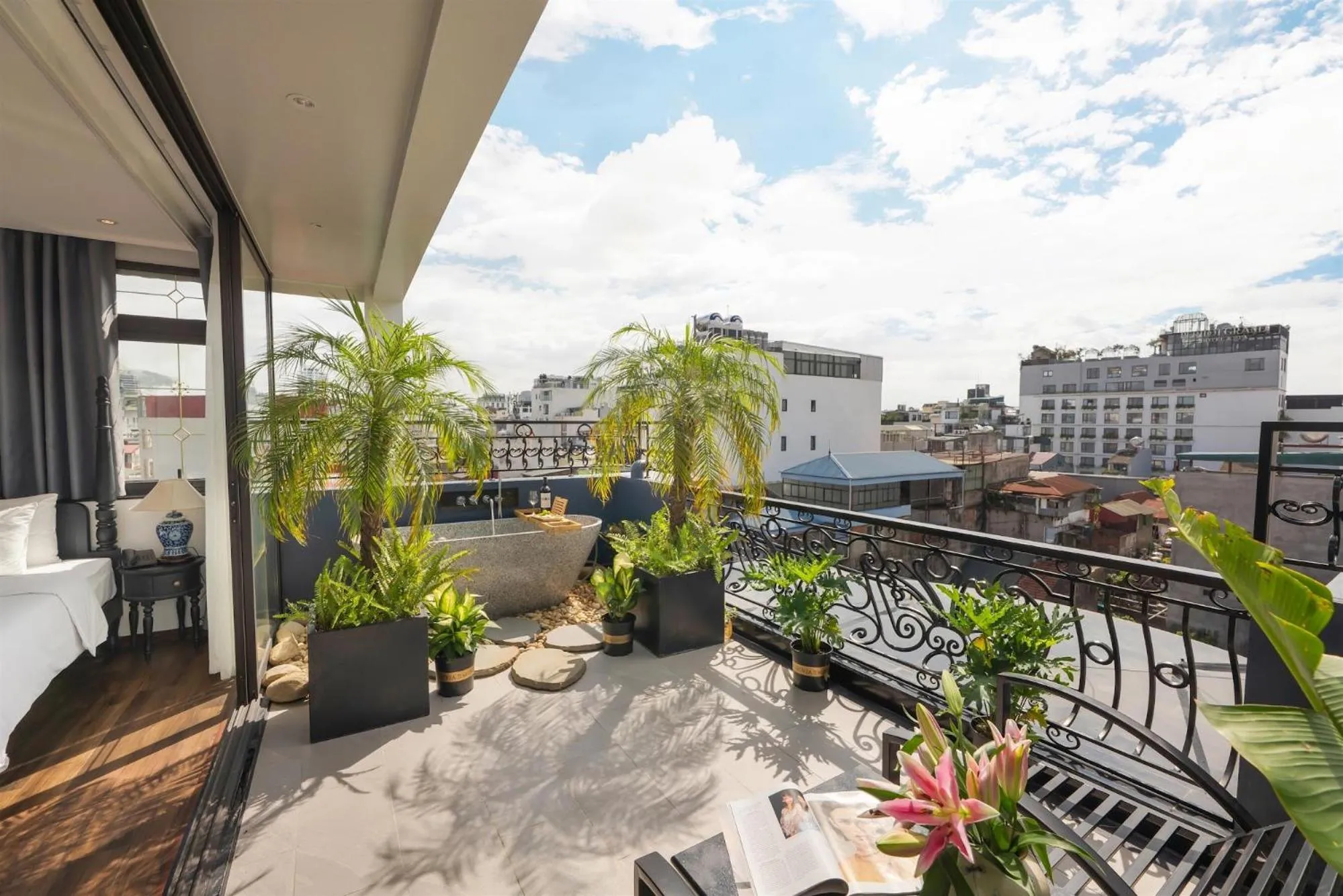 Bathroom in Hanoi Le Chateau Hotel & Spa