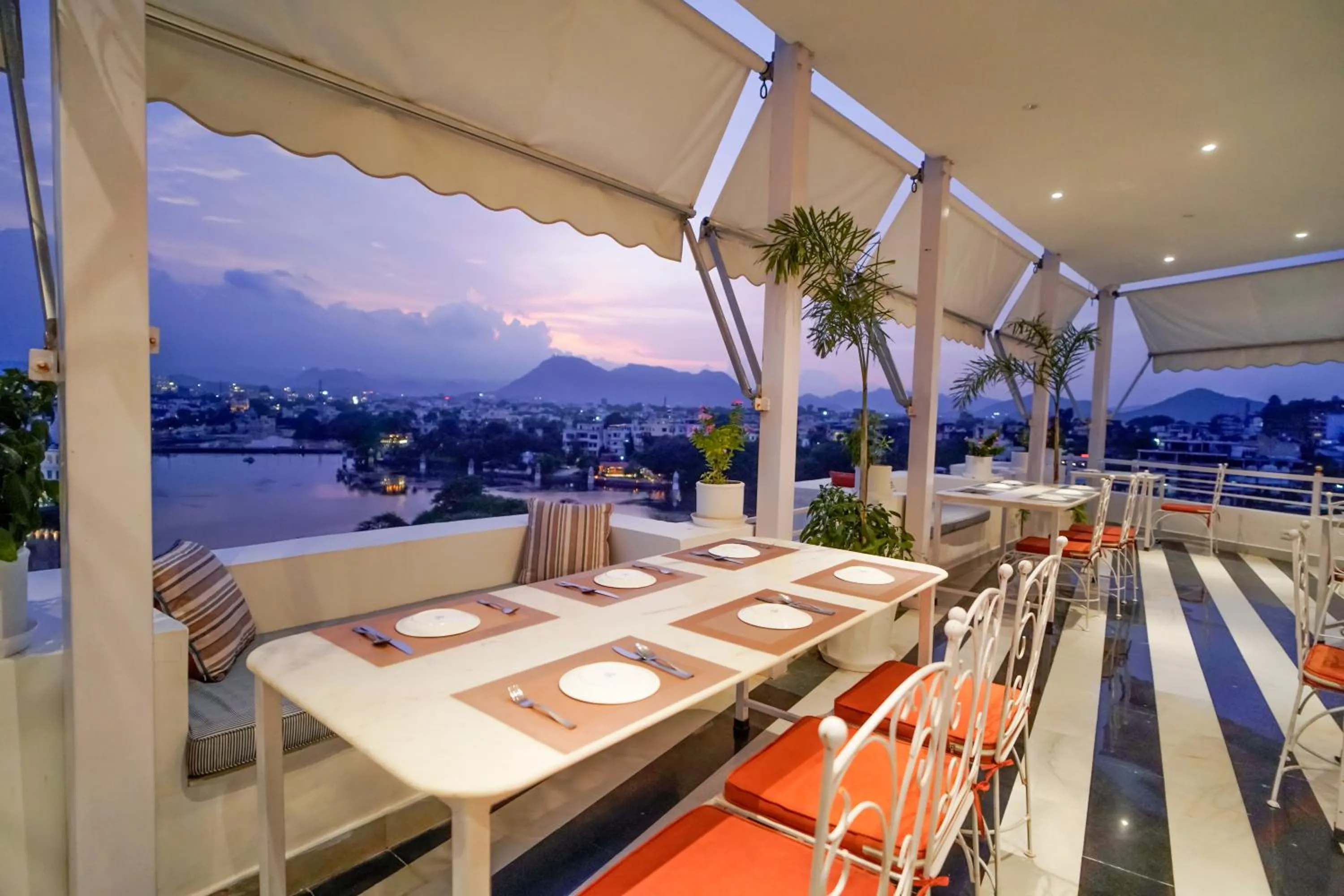 Natural landscape in Grandrosse Boutique - Pichola Lake Facing Hotel