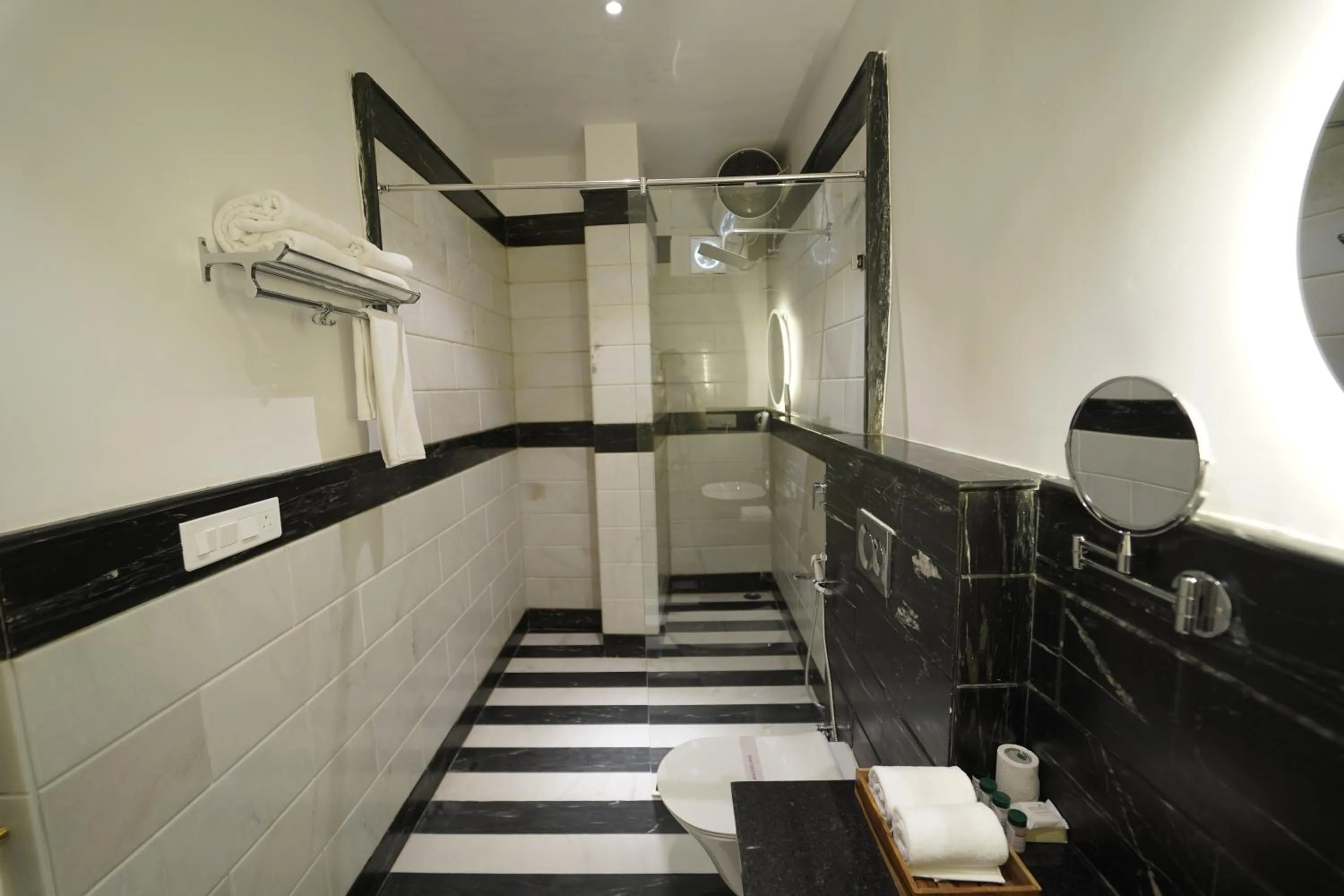 Shower in Grandrosse Boutique - Pichola Lake Facing Hotel