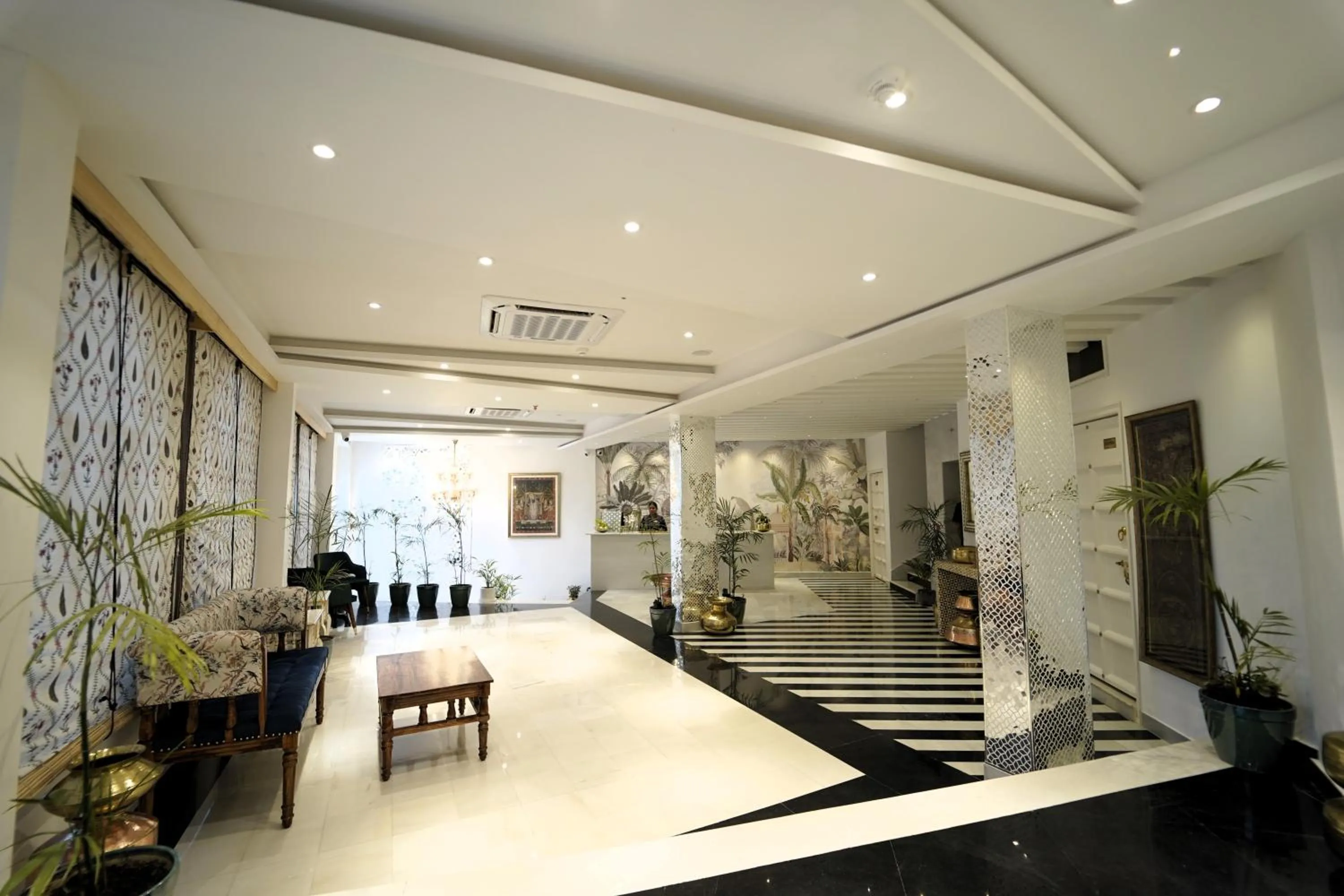 Lobby or reception in Grandrosse Boutique - Pichola Lake Facing Hotel