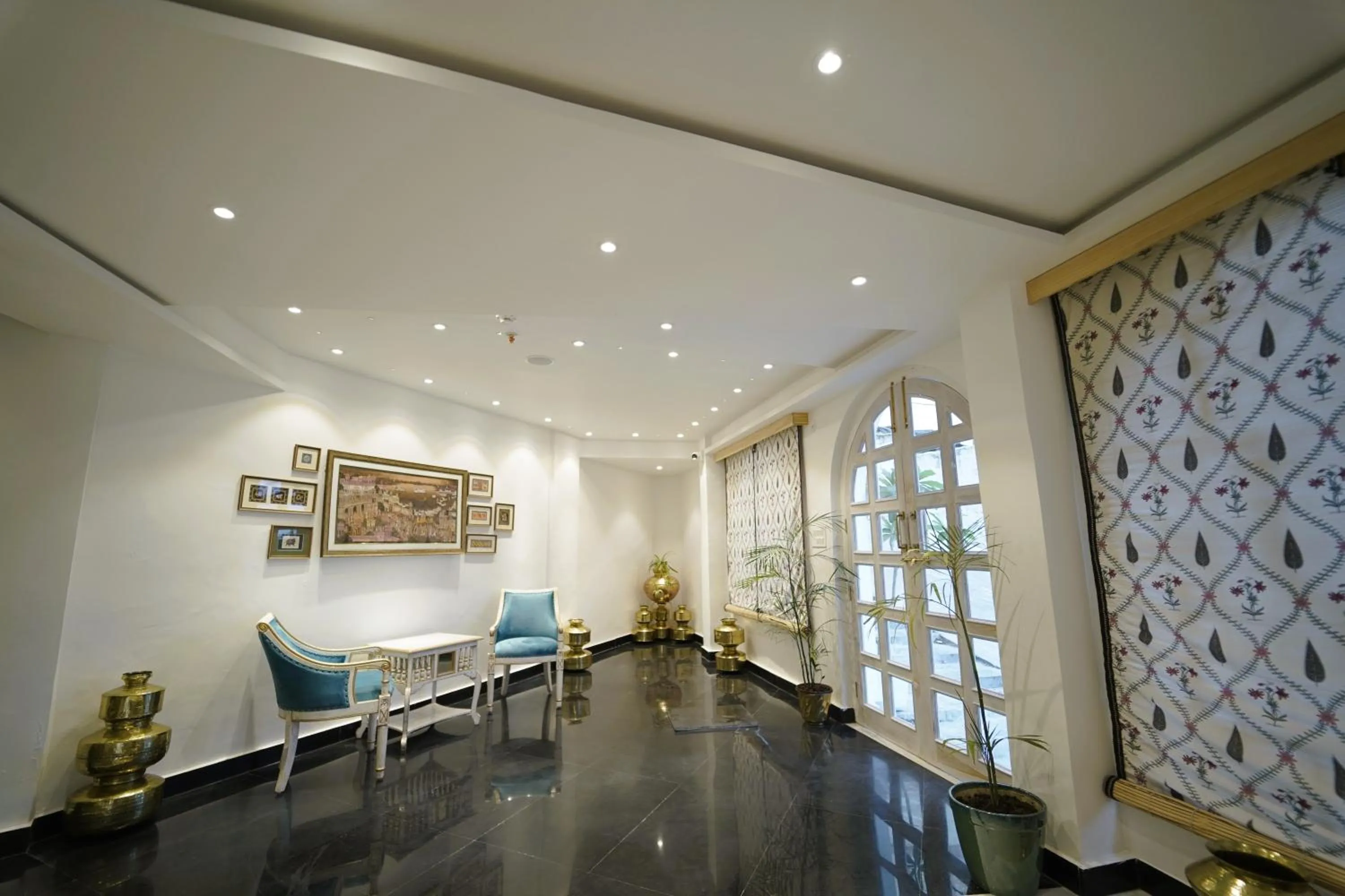 Living room in Grandrosse Boutique - Pichola Lake Facing Hotel