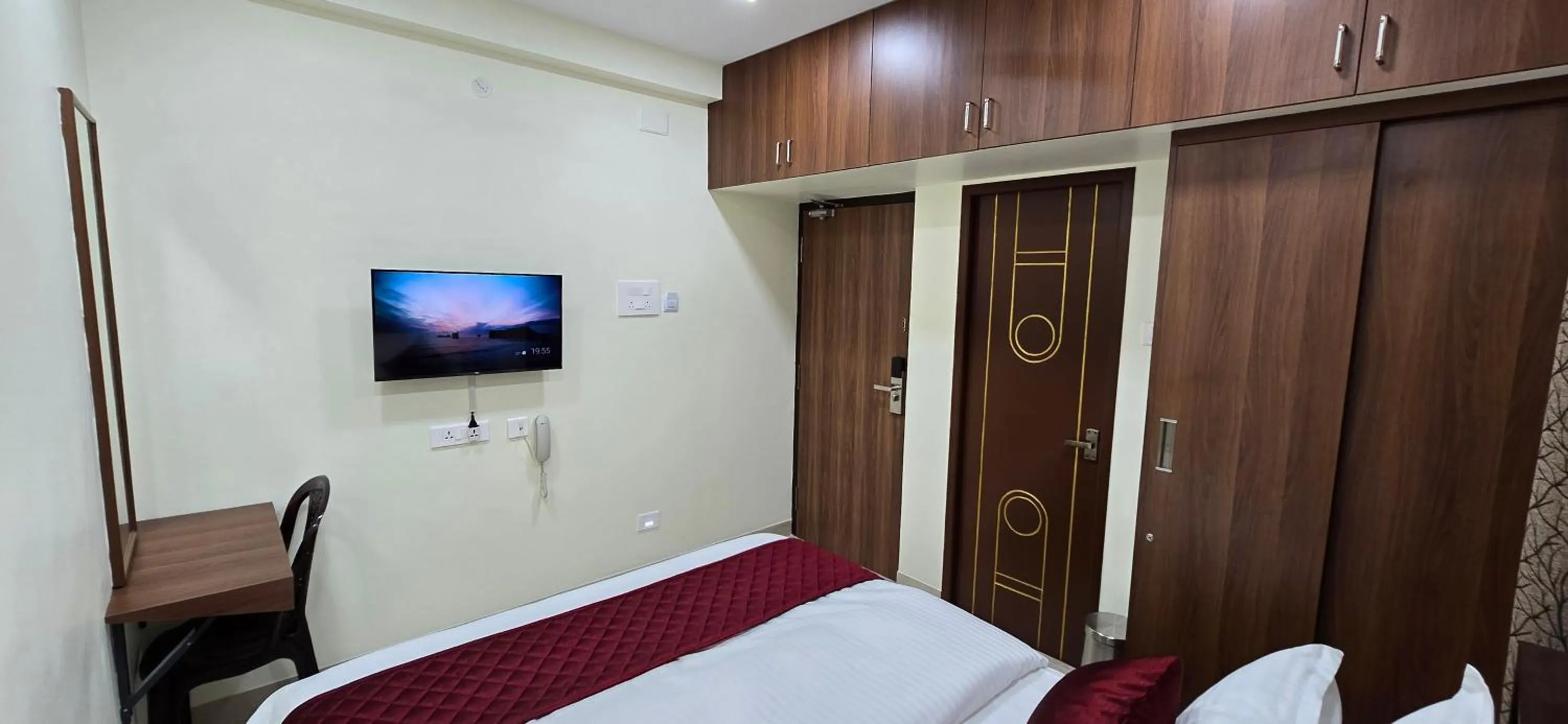 Bed in Hotel NJ RESIDENCY NEAR DLF IT PARK, RMZ SOFTWARE PARK, L&T ECC, CHENNAI TRADE CENTRE & MIOT