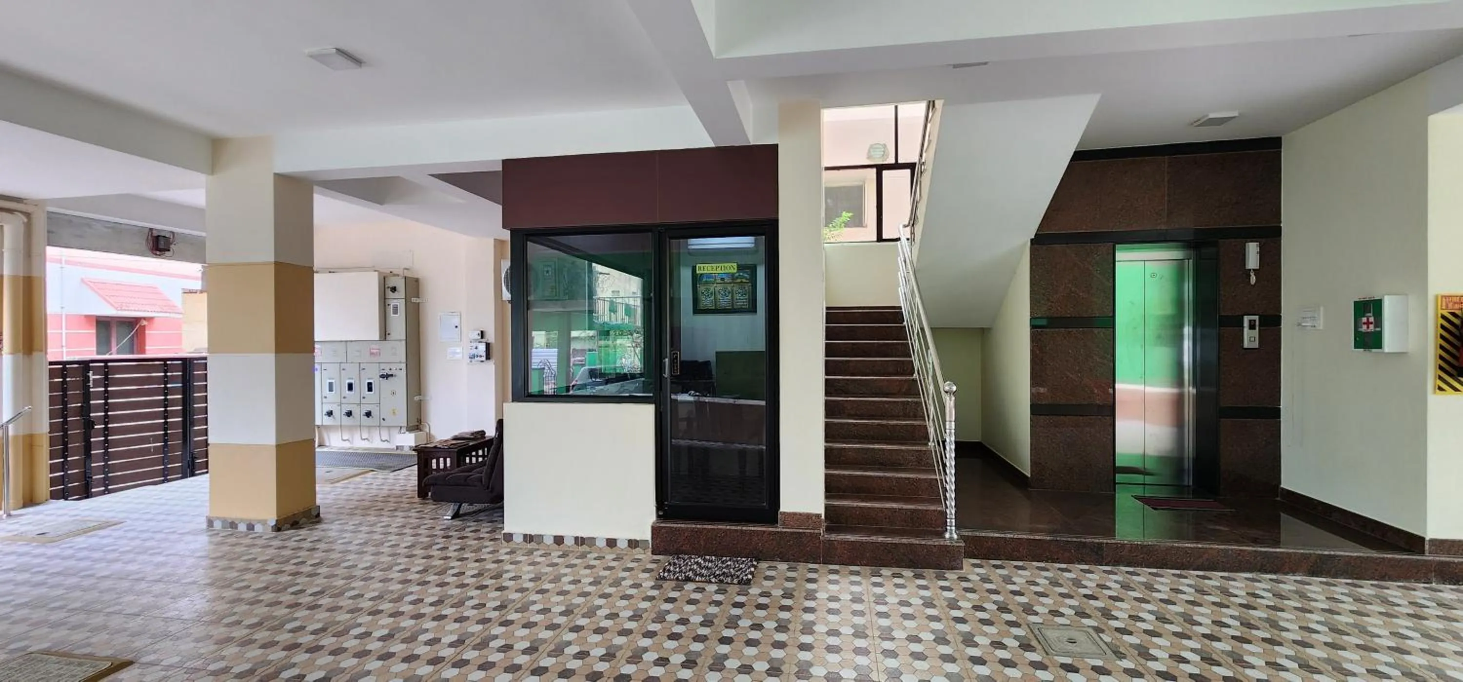 Lobby or reception in Hotel NJ RESIDENCY NEAR DLF IT PARK, RMZ SOFTWARE PARK, L&T ECC, CHENNAI TRADE CENTRE & MIOT