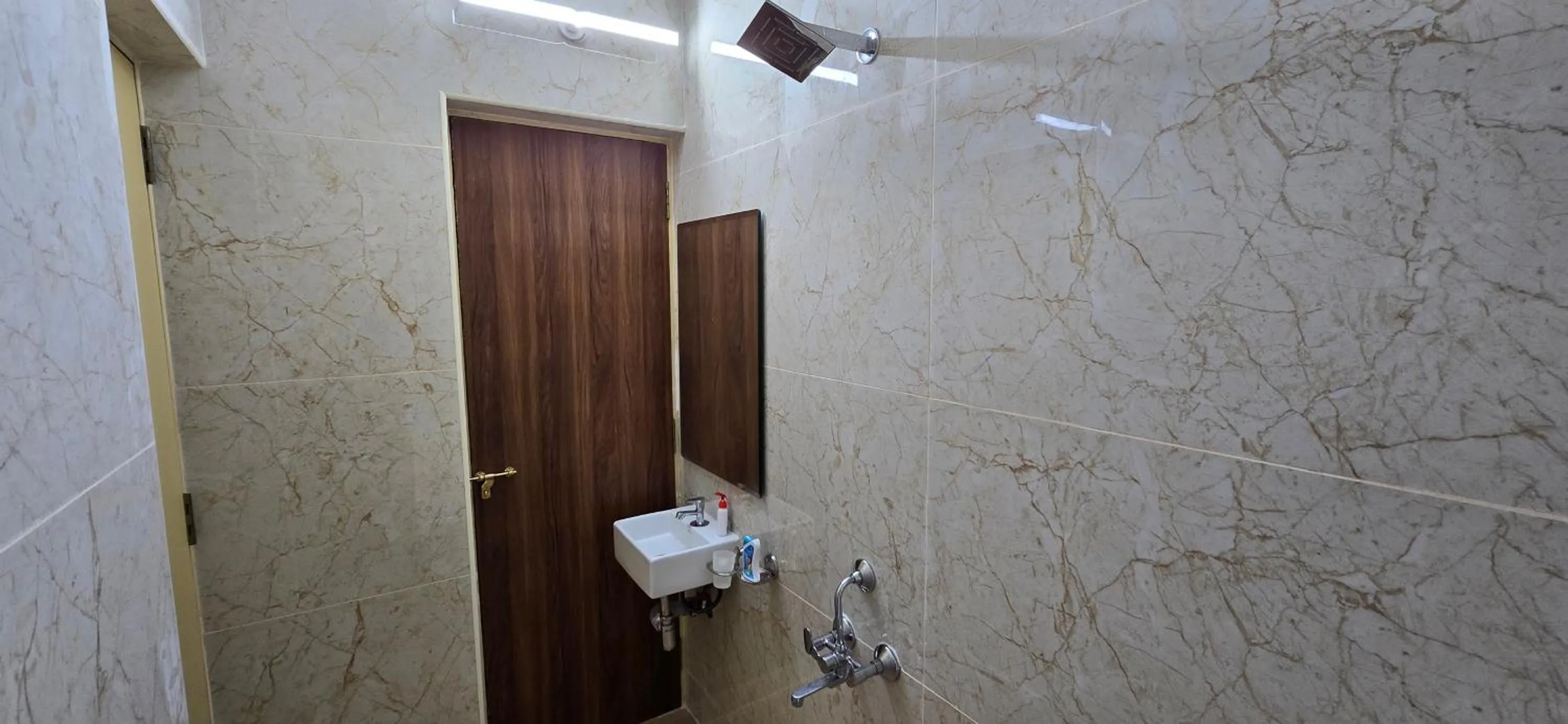 Hotel NJ RESIDENCY NEAR DLF IT PARK, RMZ SOFTWARE PARK, L&T ECC, CHENNAI TRADE CENTRE & MIOT