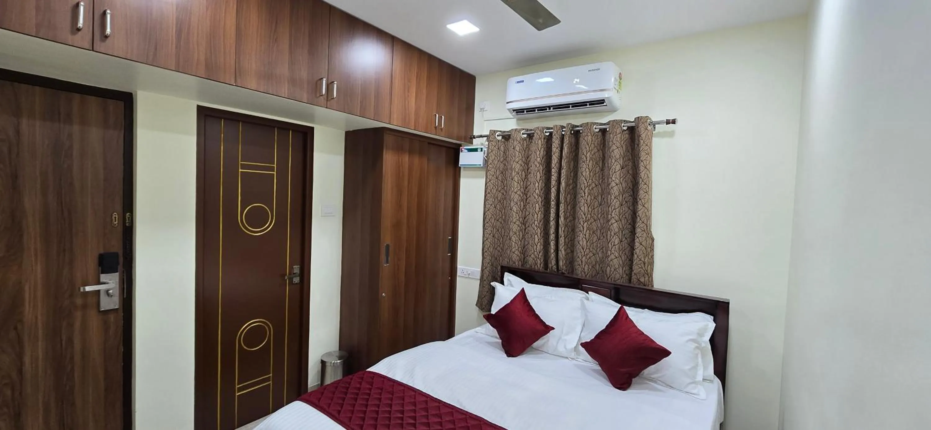Bed in Hotel NJ RESIDENCY NEAR DLF IT PARK, RMZ SOFTWARE PARK, L&T ECC, CHENNAI TRADE CENTRE & MIOT