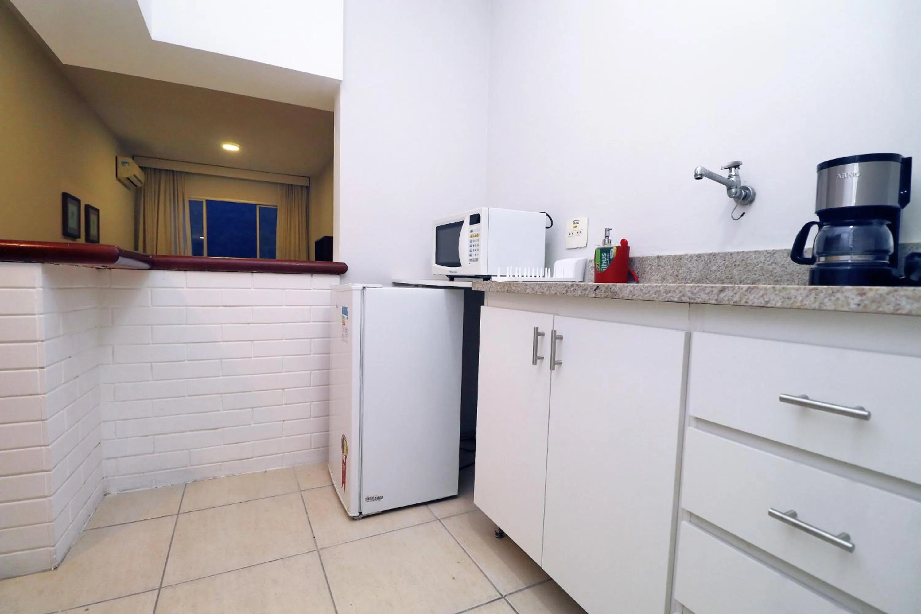 Coffee/tea facilities in Rio Spot Copacabana Suites U053
