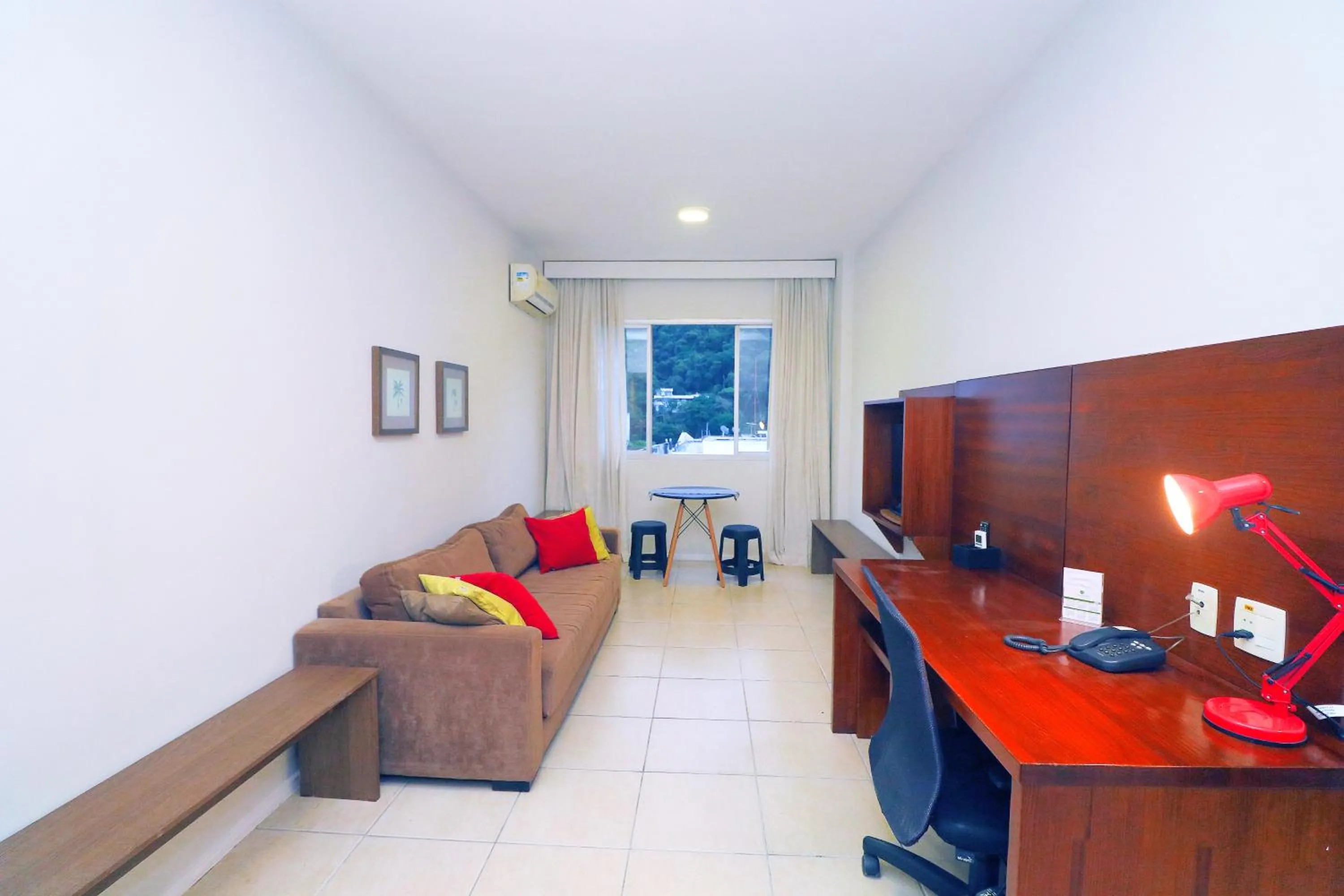 TV and multimedia in Rio Spot Copacabana Suites U053