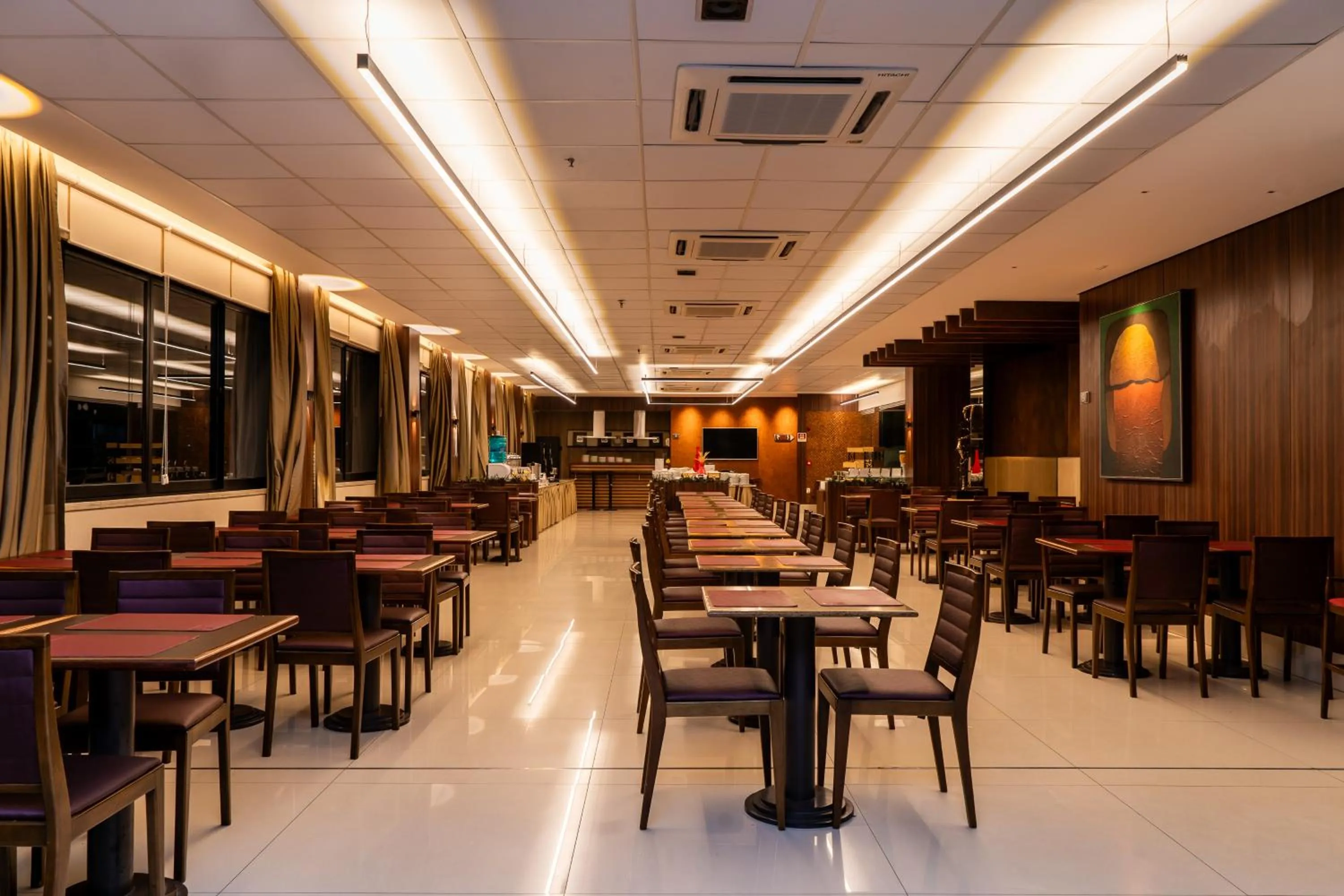 Restaurant/places to eat in Hotel Praia Centro