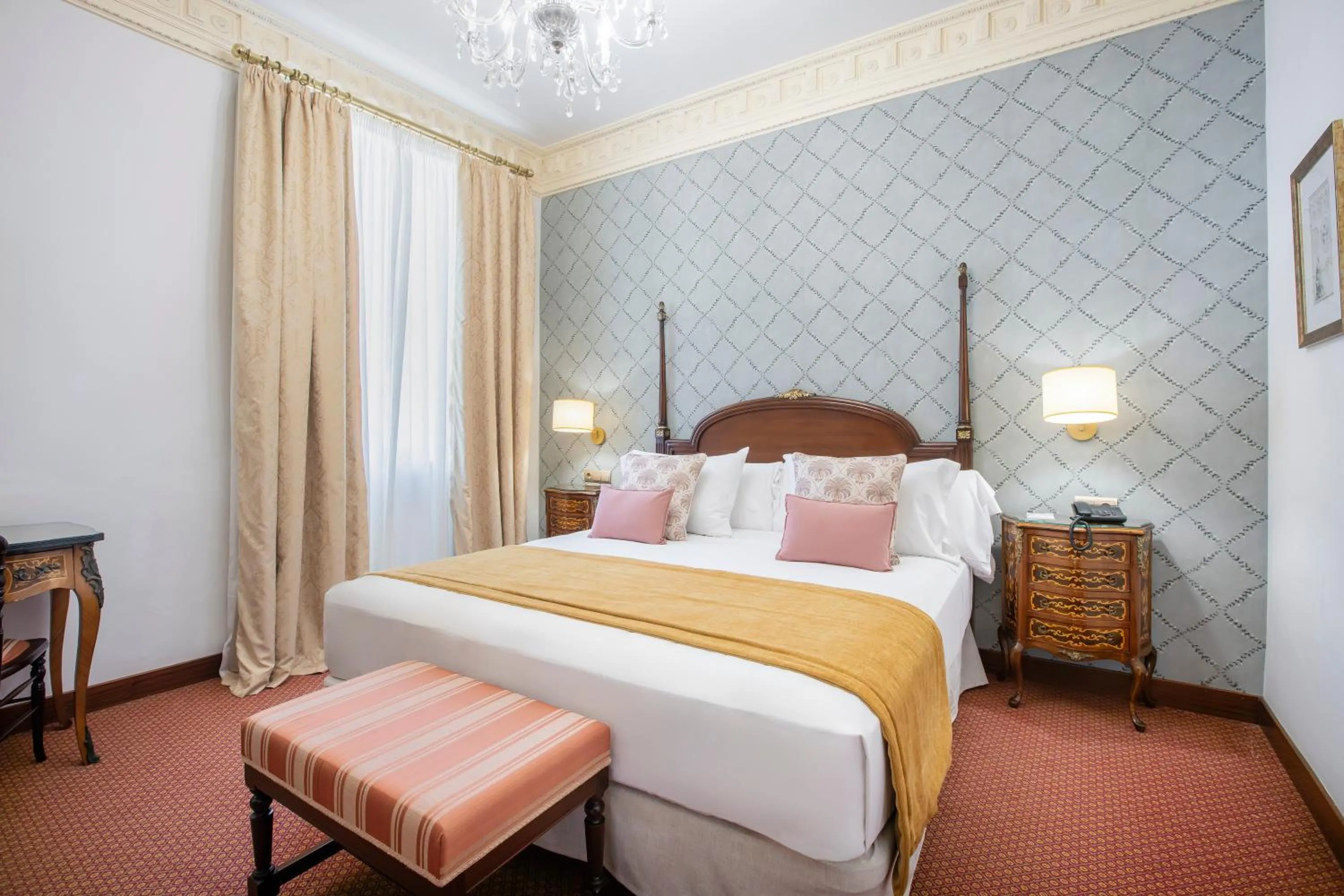 Bed in Soho Boutique Duques de Medinaceli - Adults Recommended