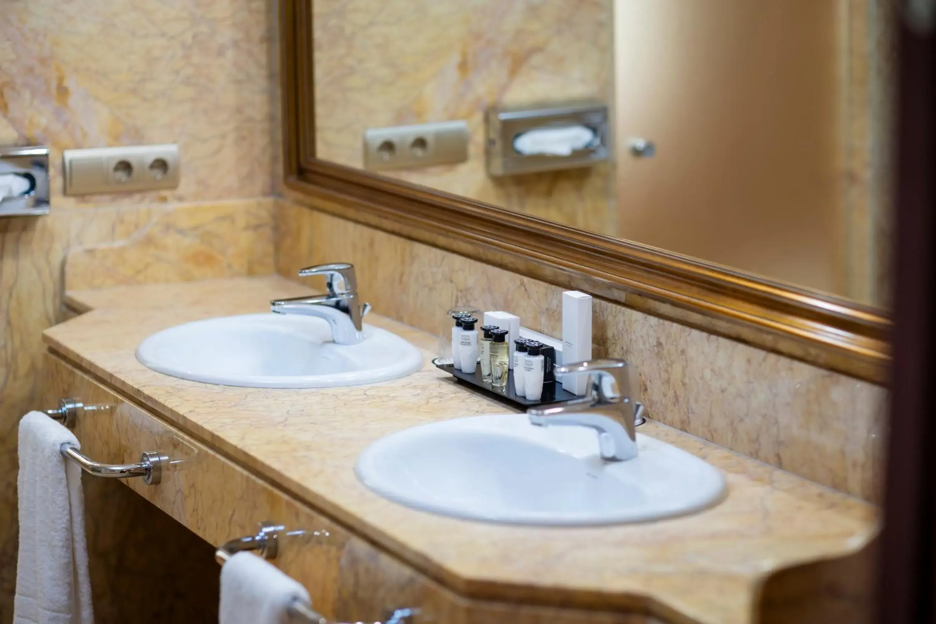 Suite in Soho Boutique Duques de Medinaceli - Adults Recommended Suite in Soho Boutique Duques de Medinaceli - Adults Recommended