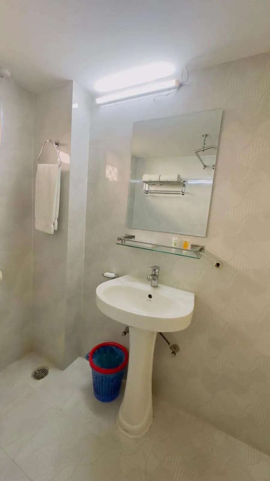 Shower in Circle Inn